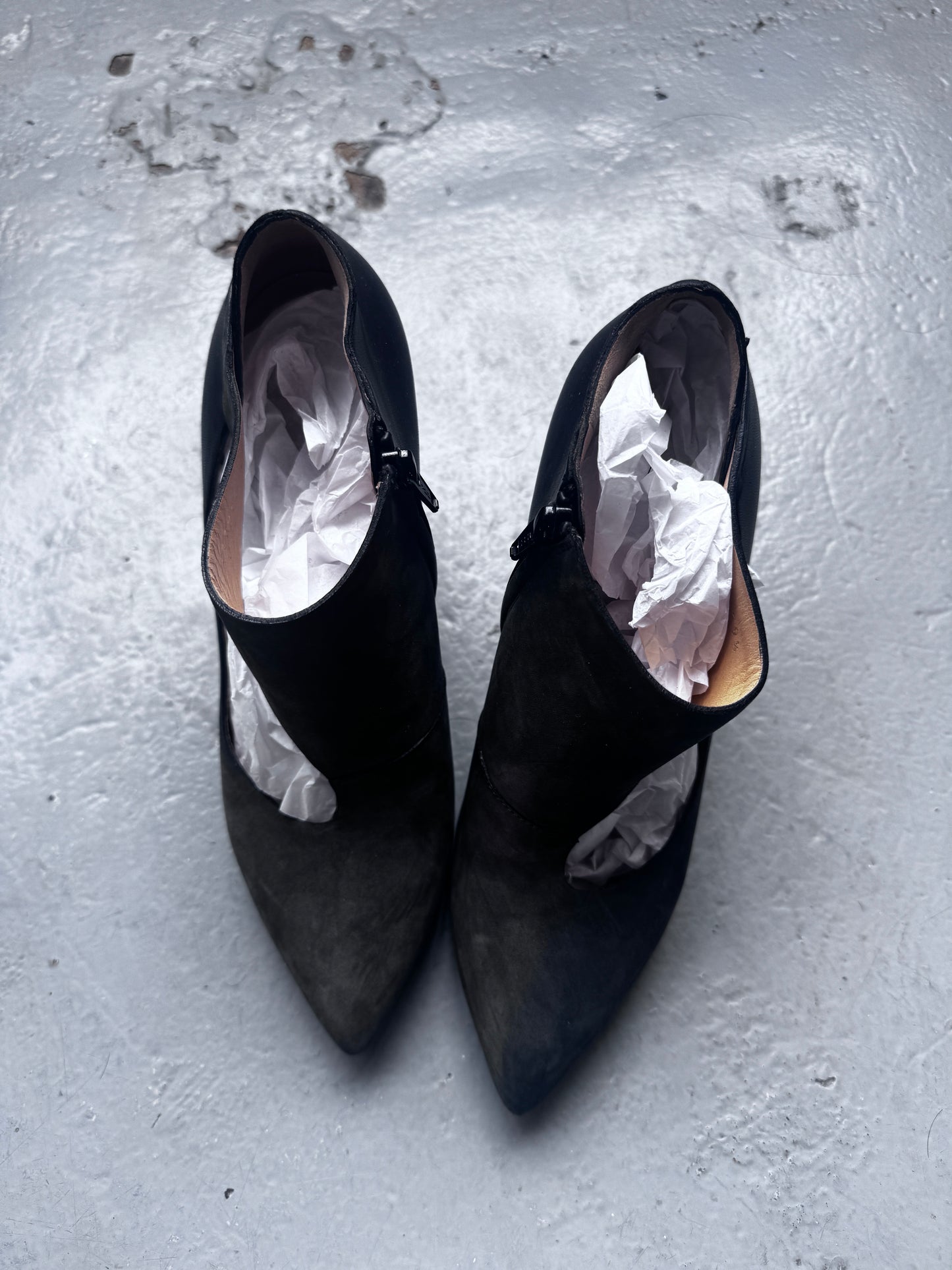 balenciaga suede cutout heel 39