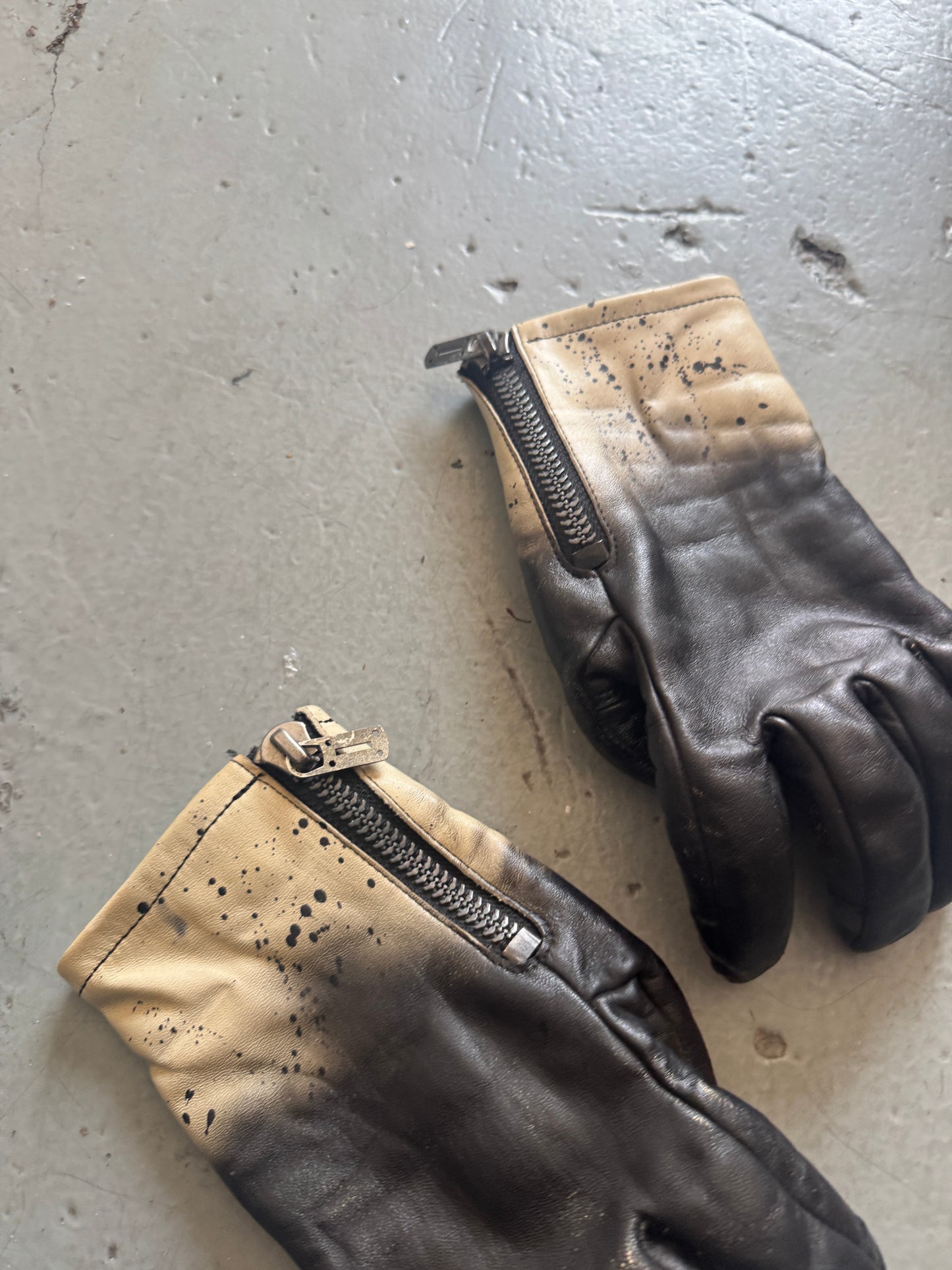 d hygen dip dye horse leather zip gloves
