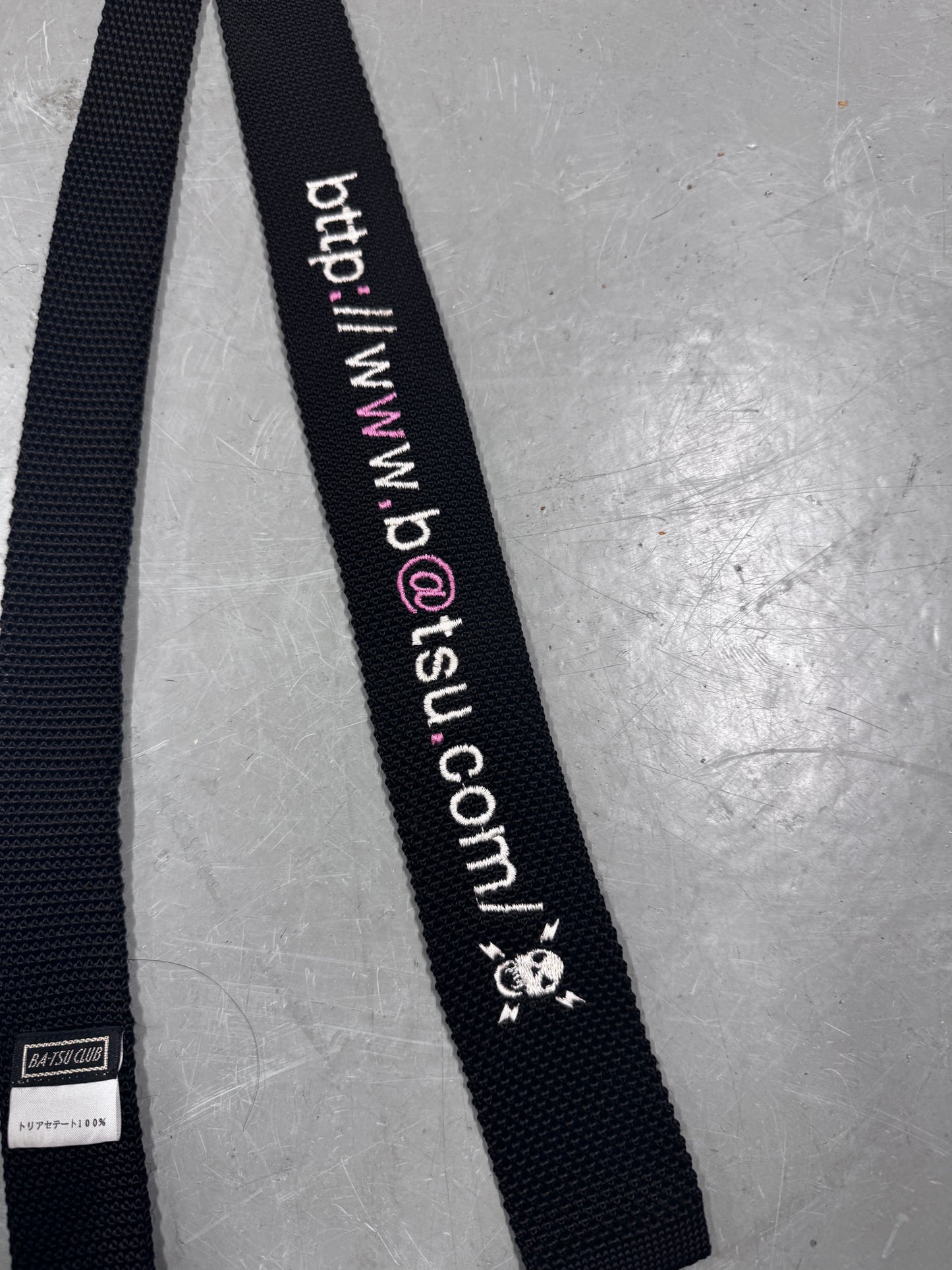 ba-tsu skull tie