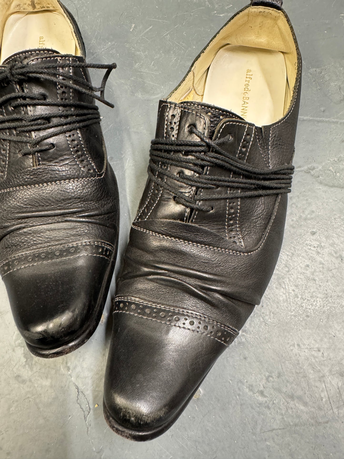 Alfredo Bannister Wrap Lace Pointed Toe Shoe
