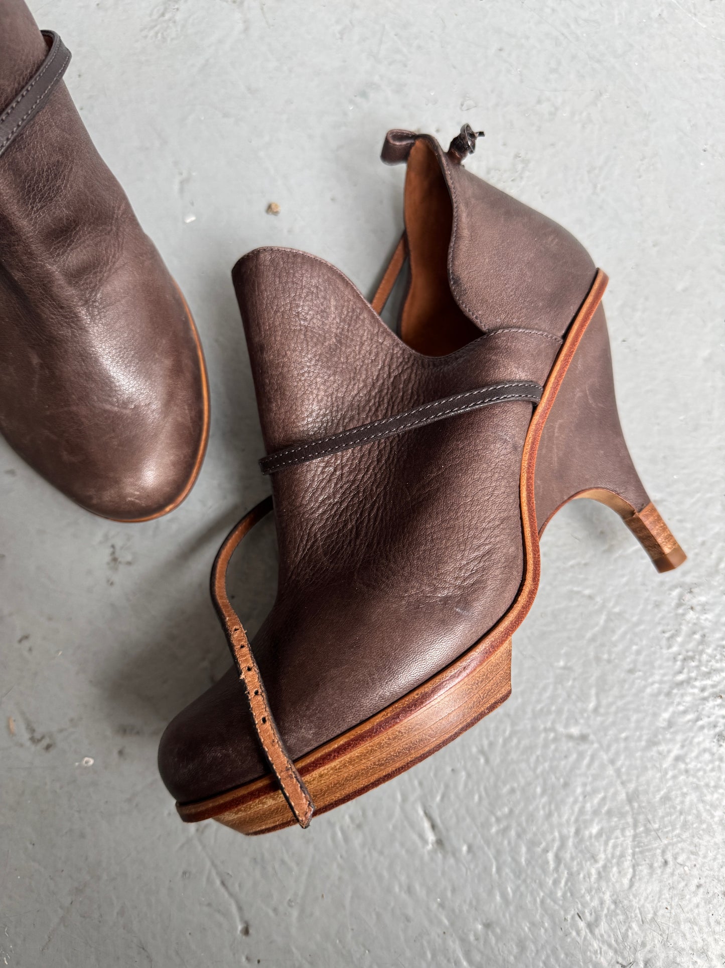 leif dottir abstract wooden heel 6