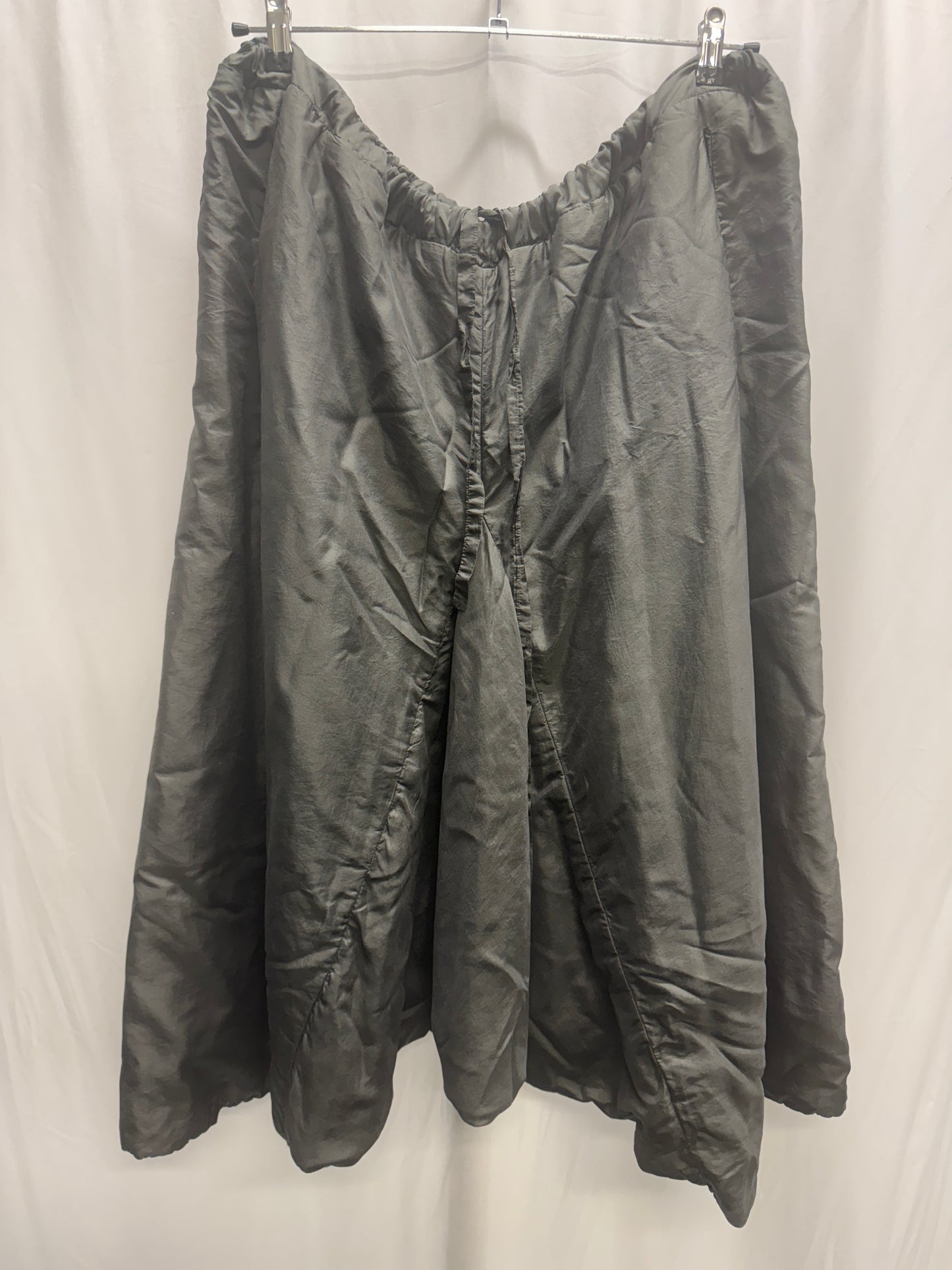 egg trading padded silk drop crotch crop trousers