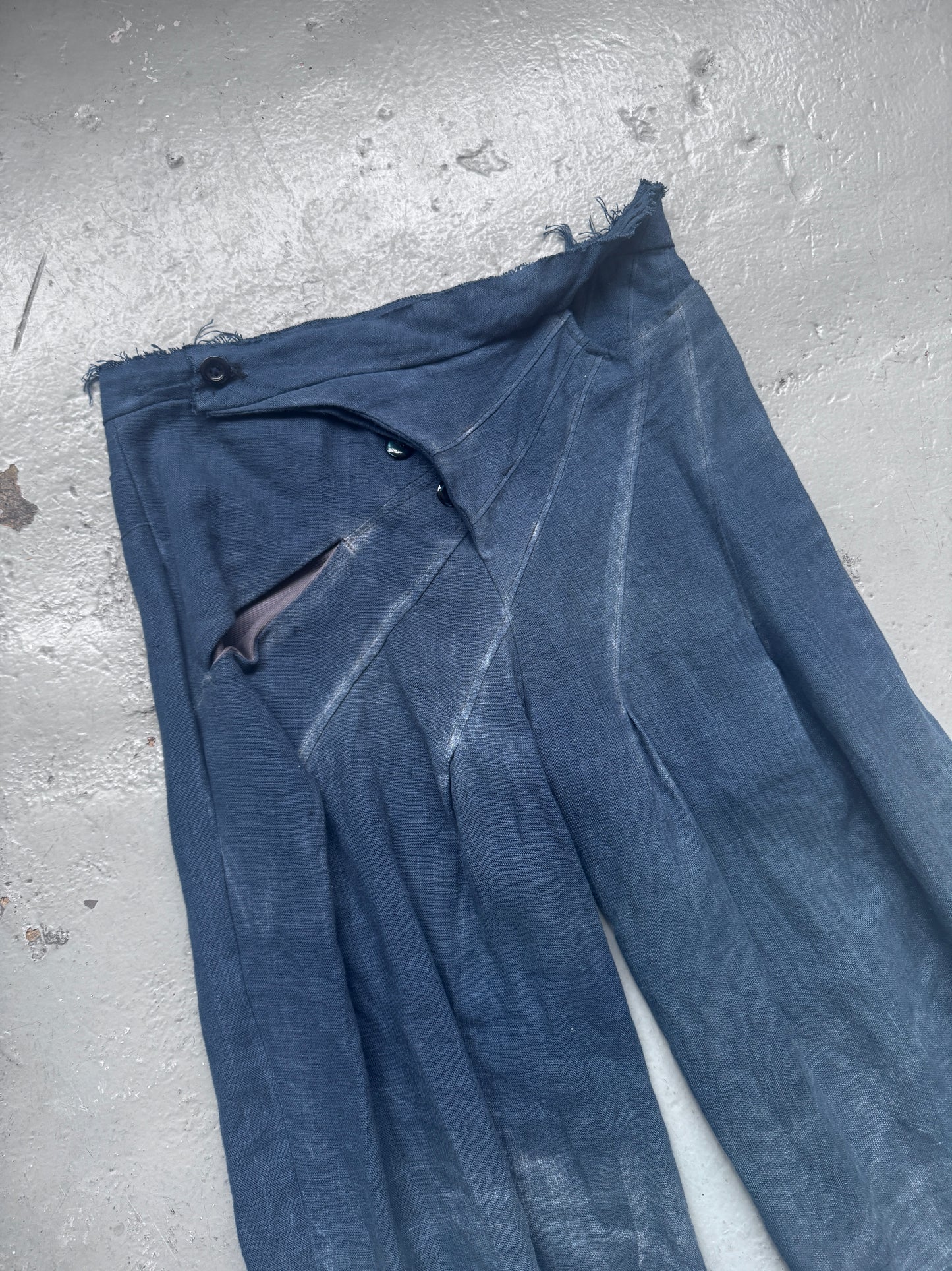 kai ghattaura waist dart trouser