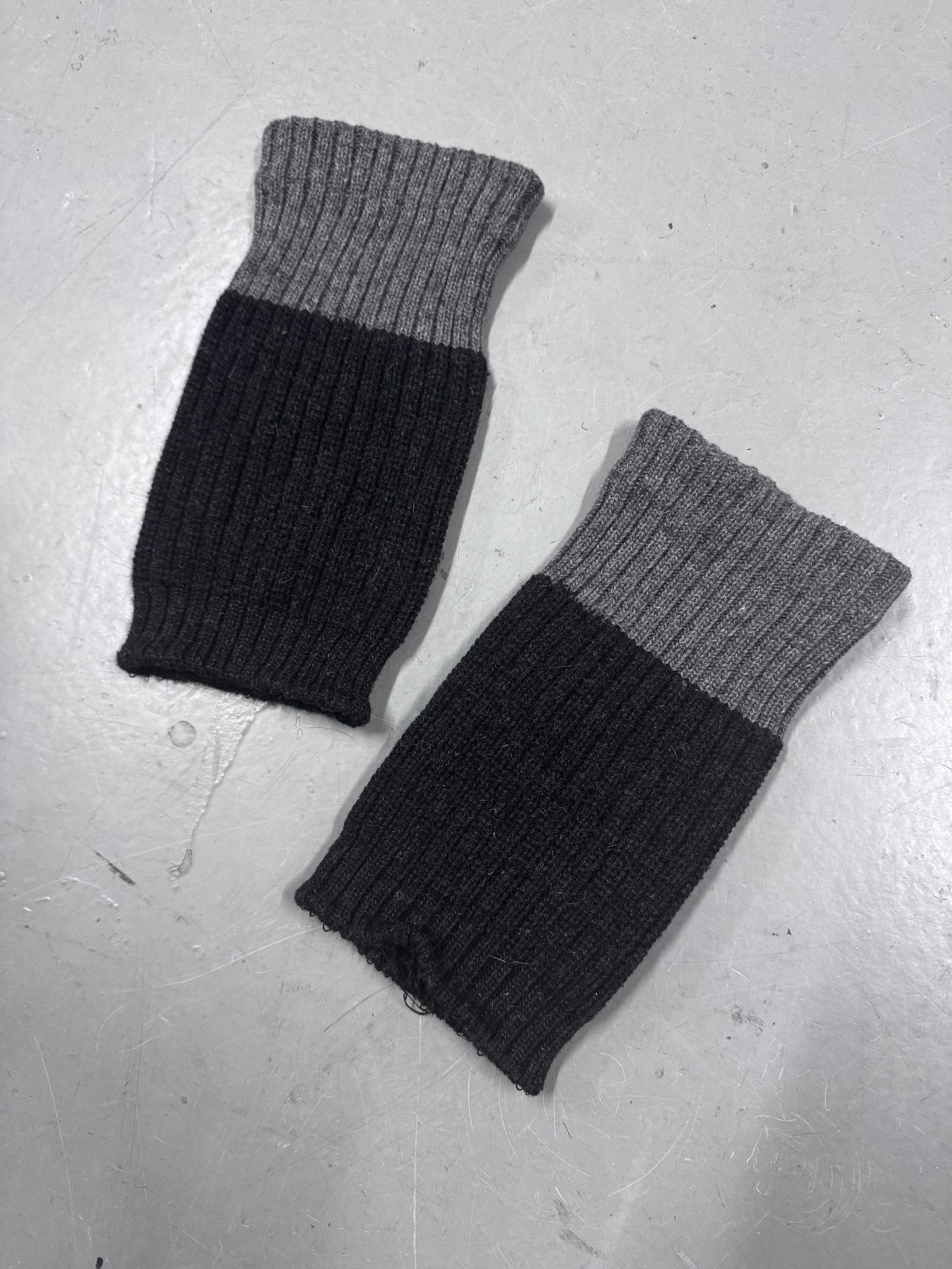 Alfredo Banister Knit Leg Covers