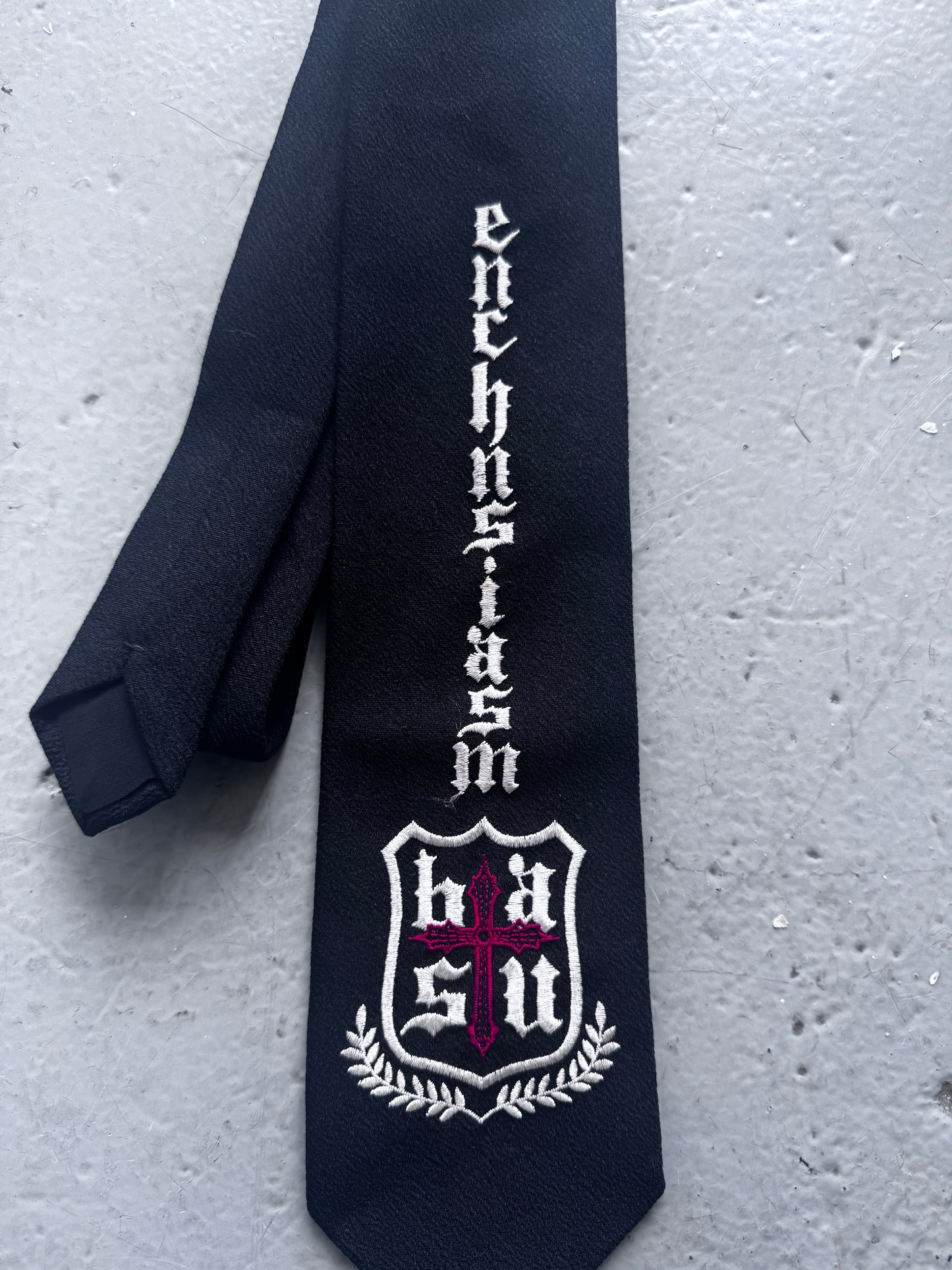 ba-tsu studio tie