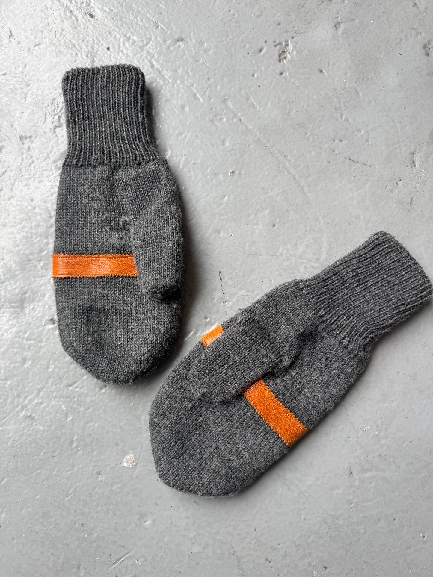 general research cross mittens