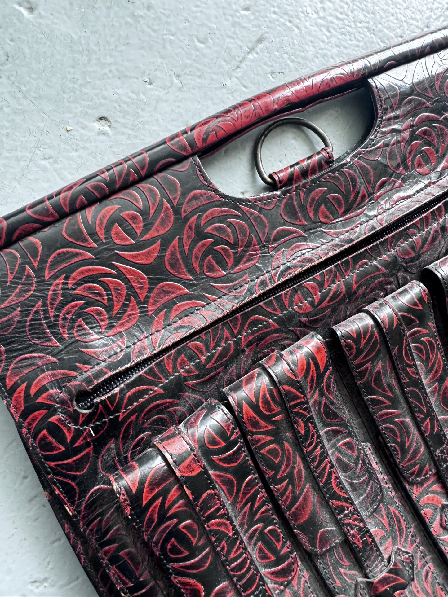 beauty:beast dark knight thorn pocket bag