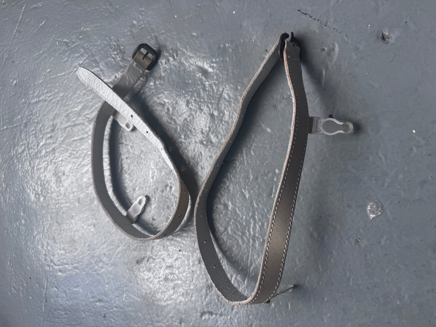 cherevichkiotvichki sock suspenders