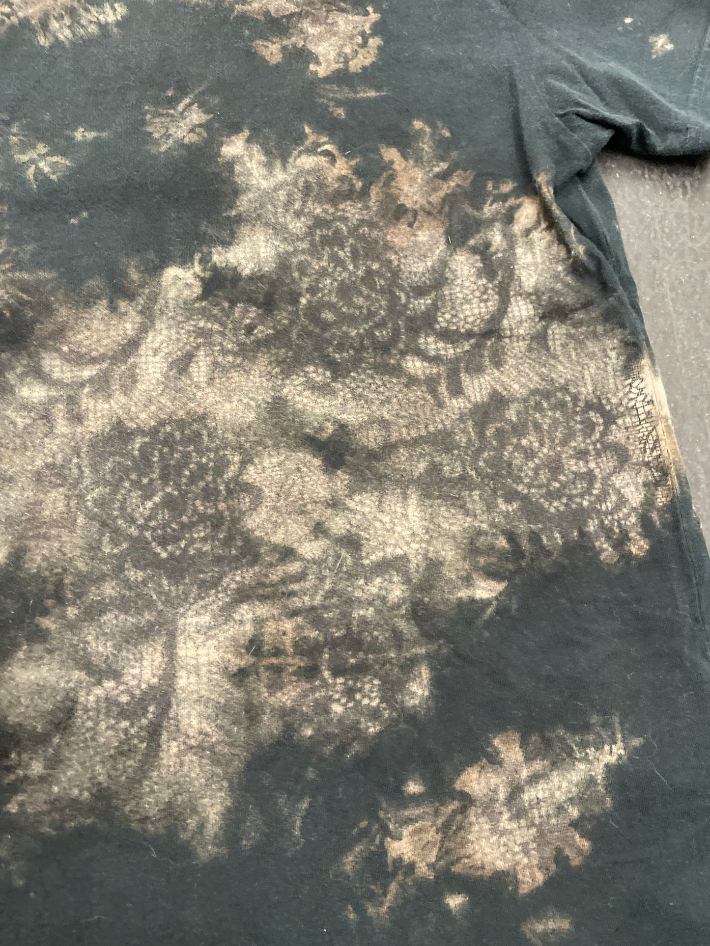 Gomme Bleach Design Tee