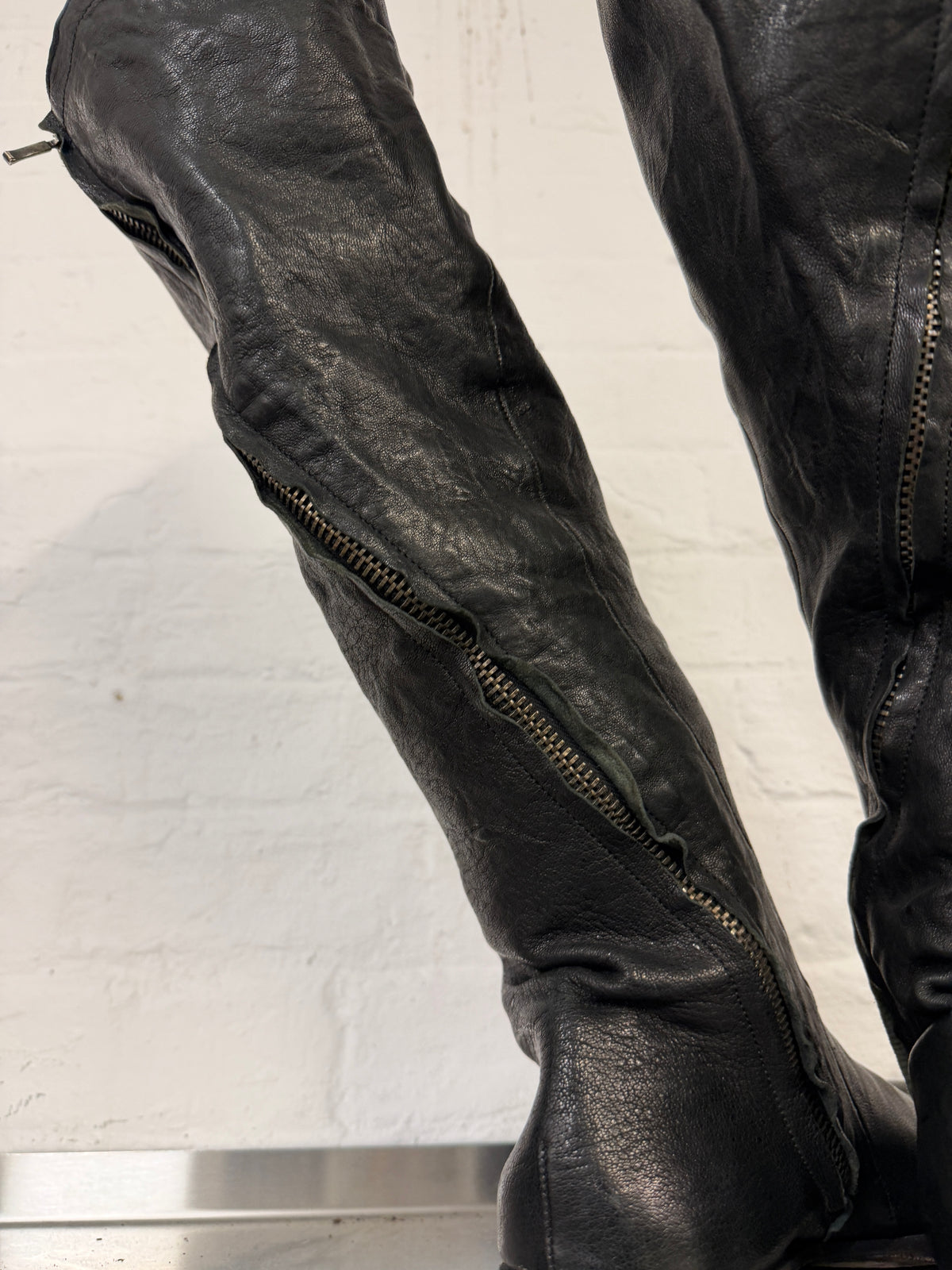Obscur Spiral Zip Stretch Lambskin Knee High Boots (43)