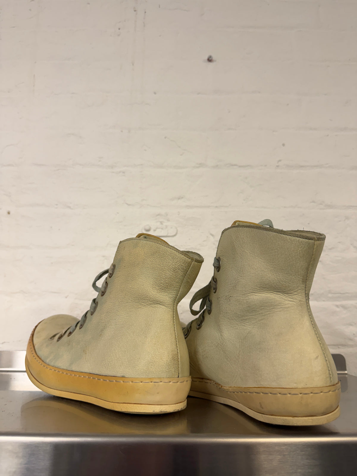 A Diciannoveventitre (A1923) Perforated Horse Tongue Leather Curved Toe Sneaker Boot (42)