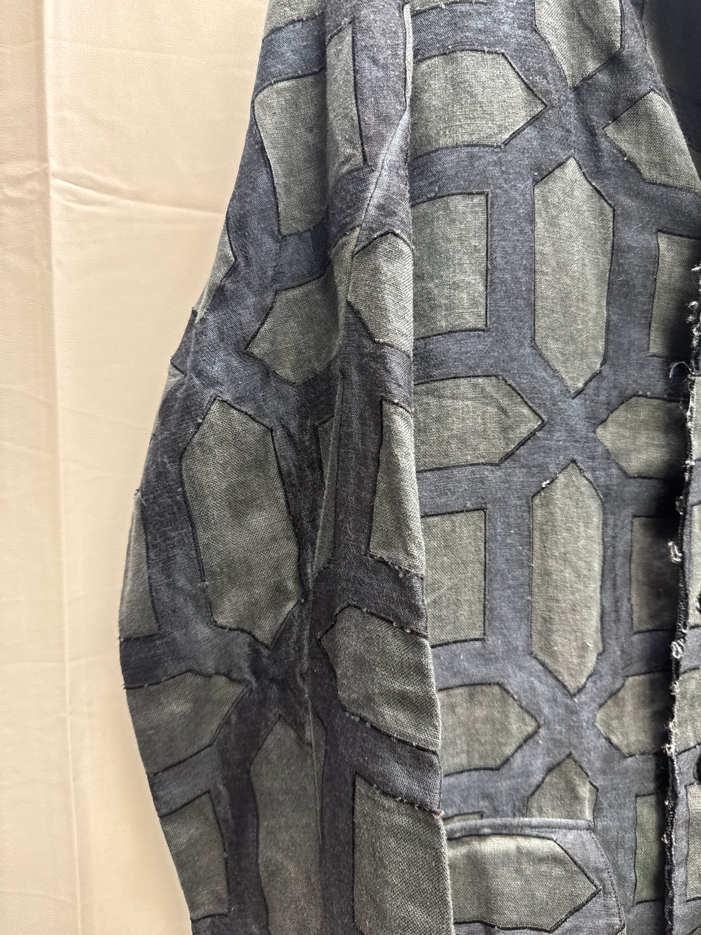 zam barrett patterned curve sleeve coat