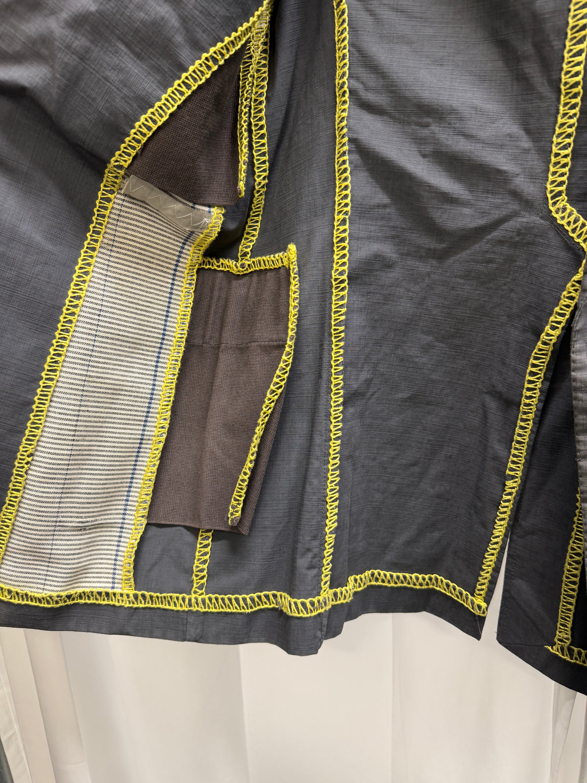 Carol Christian Poell SS06 'GM/2098 ORDER/109' Yellow Overlock Stitch Single Button Blazer (S)