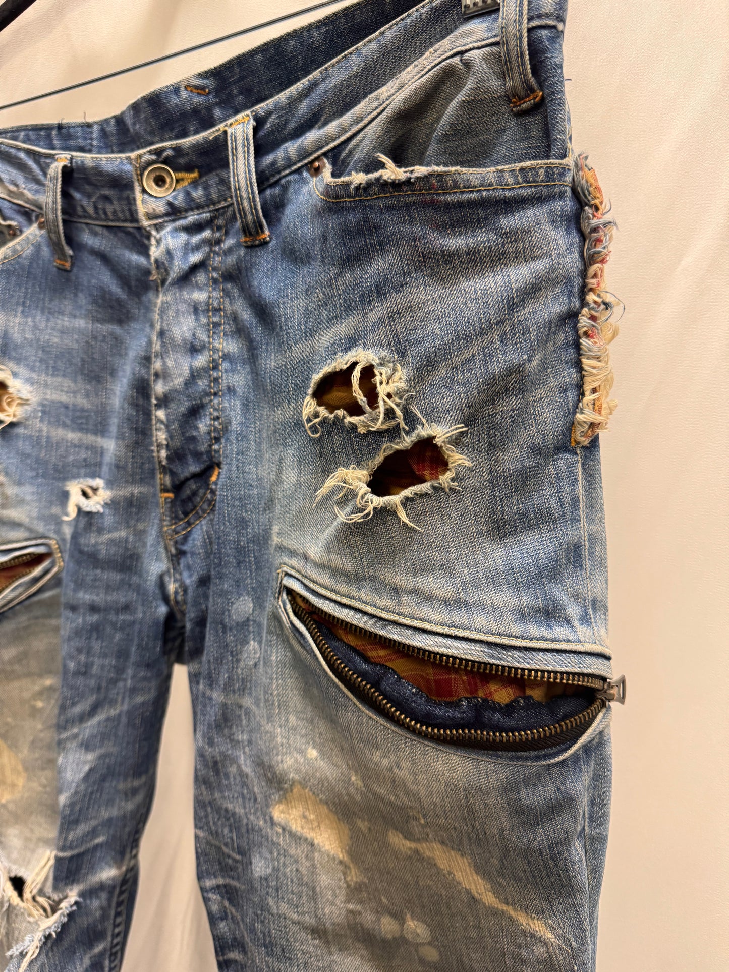 LGB blowout distressed painter jeans