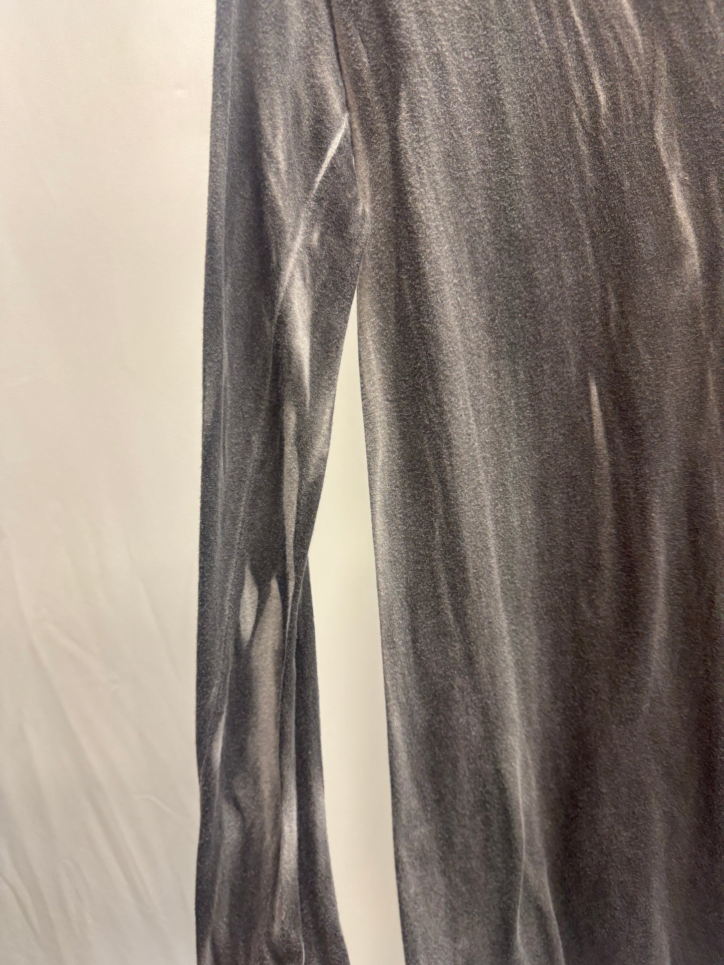 LGB Crease Dye Slice Neck Longsleeve Top
