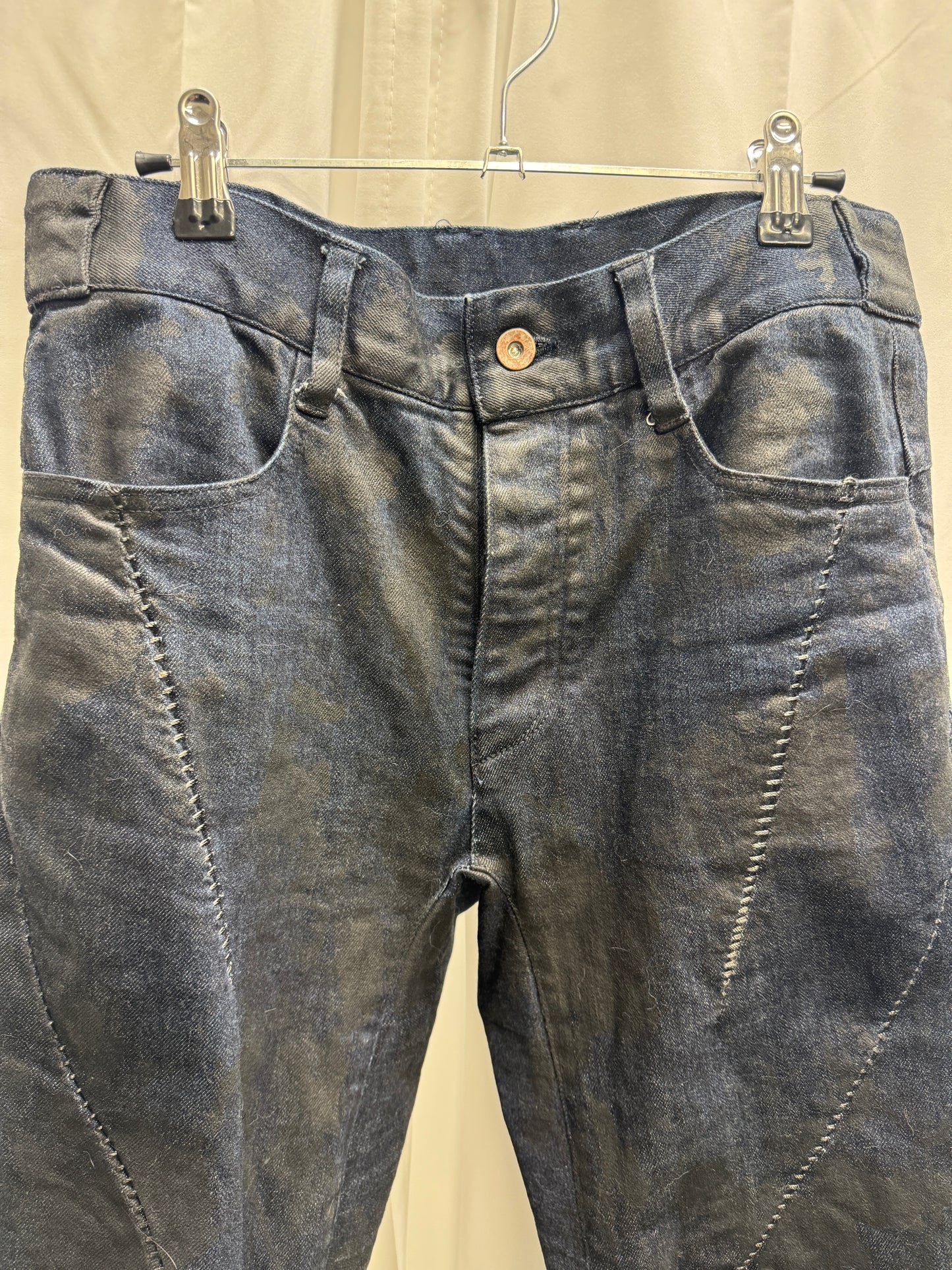 D.Hygen Twist Cut Overlocked Oil Jeans