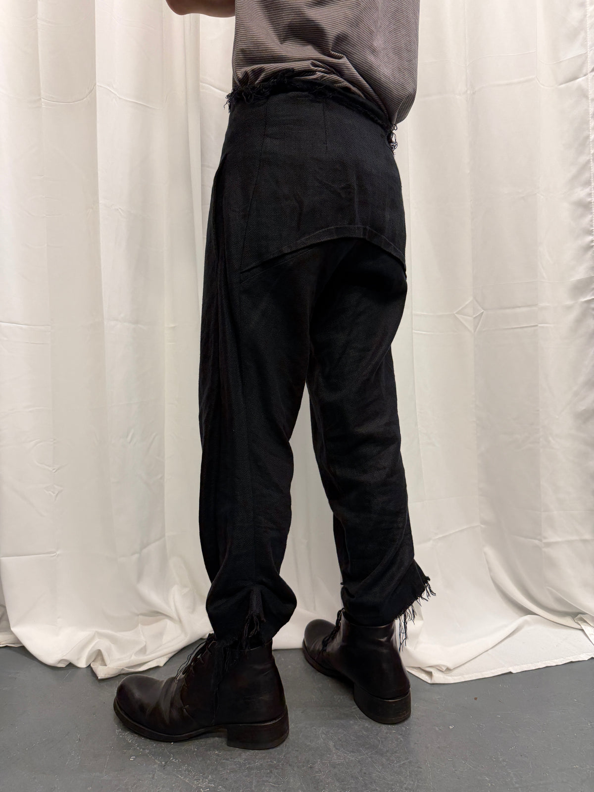 olubiyi thomas linen cropped twist cut raw trouser