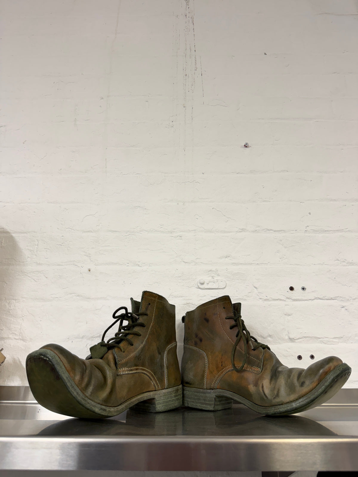 Augusta A1923 Curved Toe Veined Horse Leather Boots