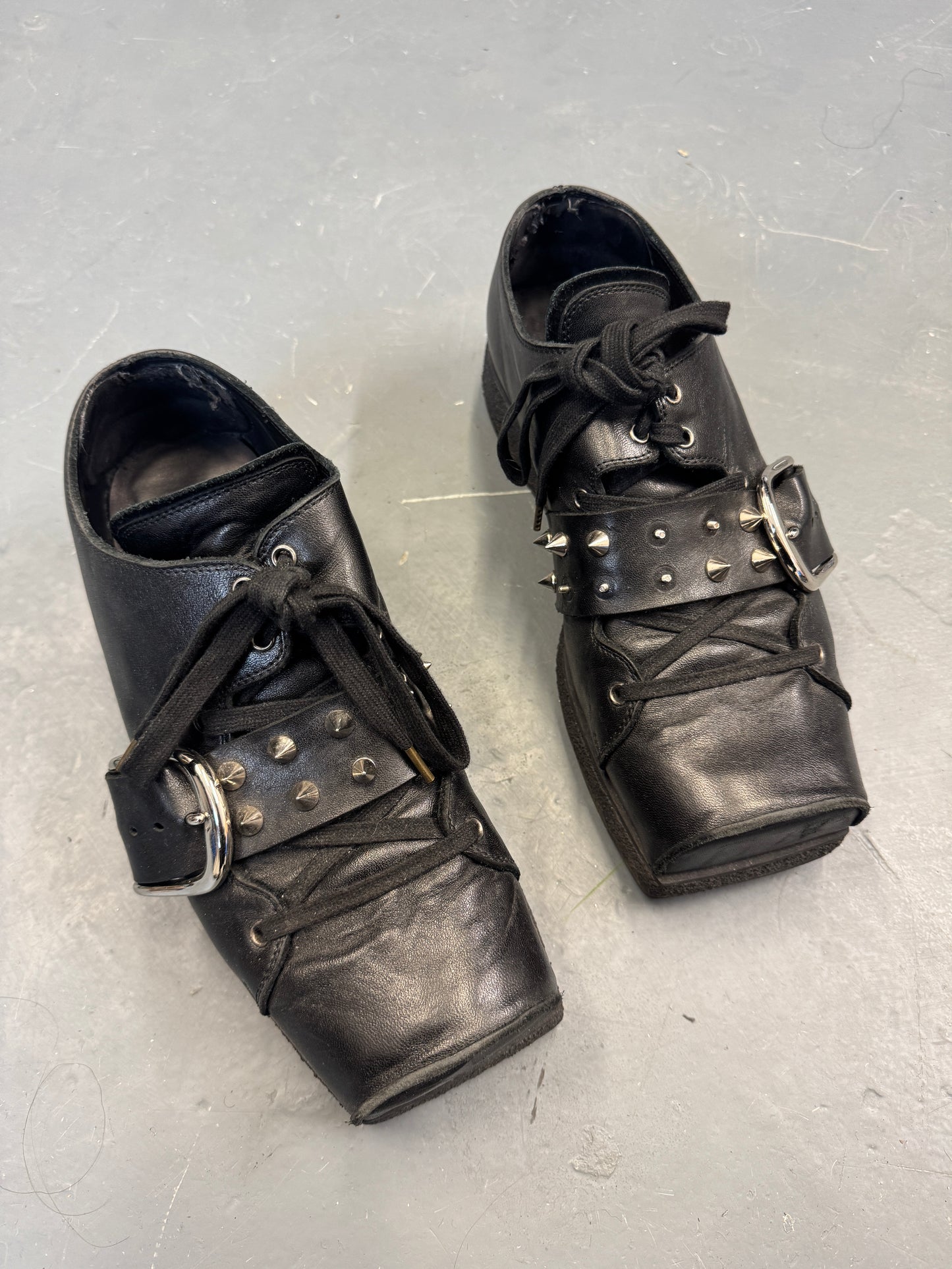 Old Curiosity Shop Platformed Hog Toe Shoe