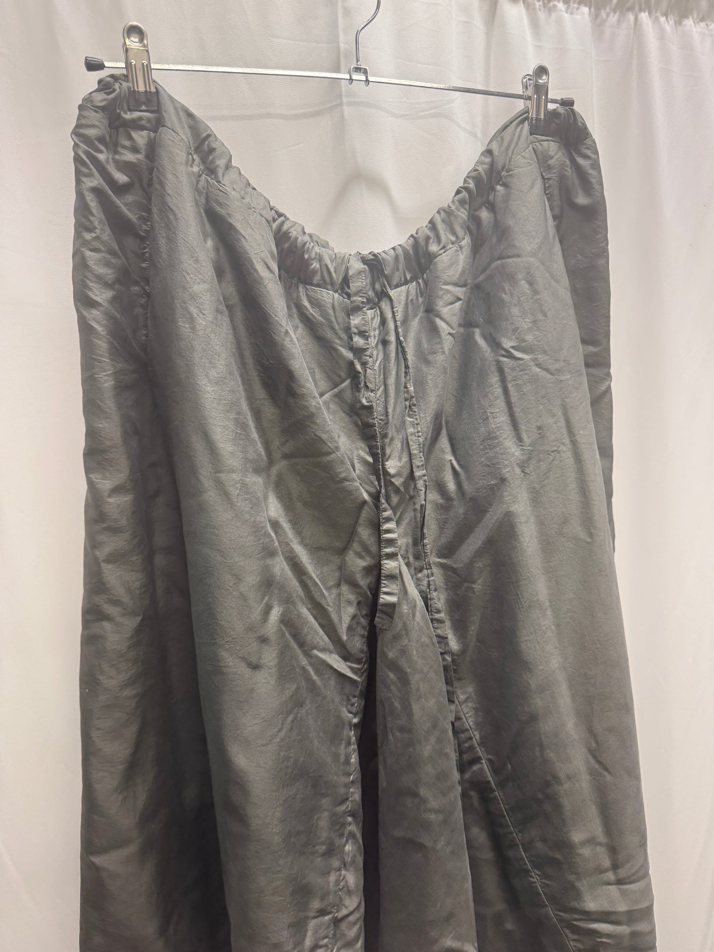 egg trading padded silk drop crotch crop trousers