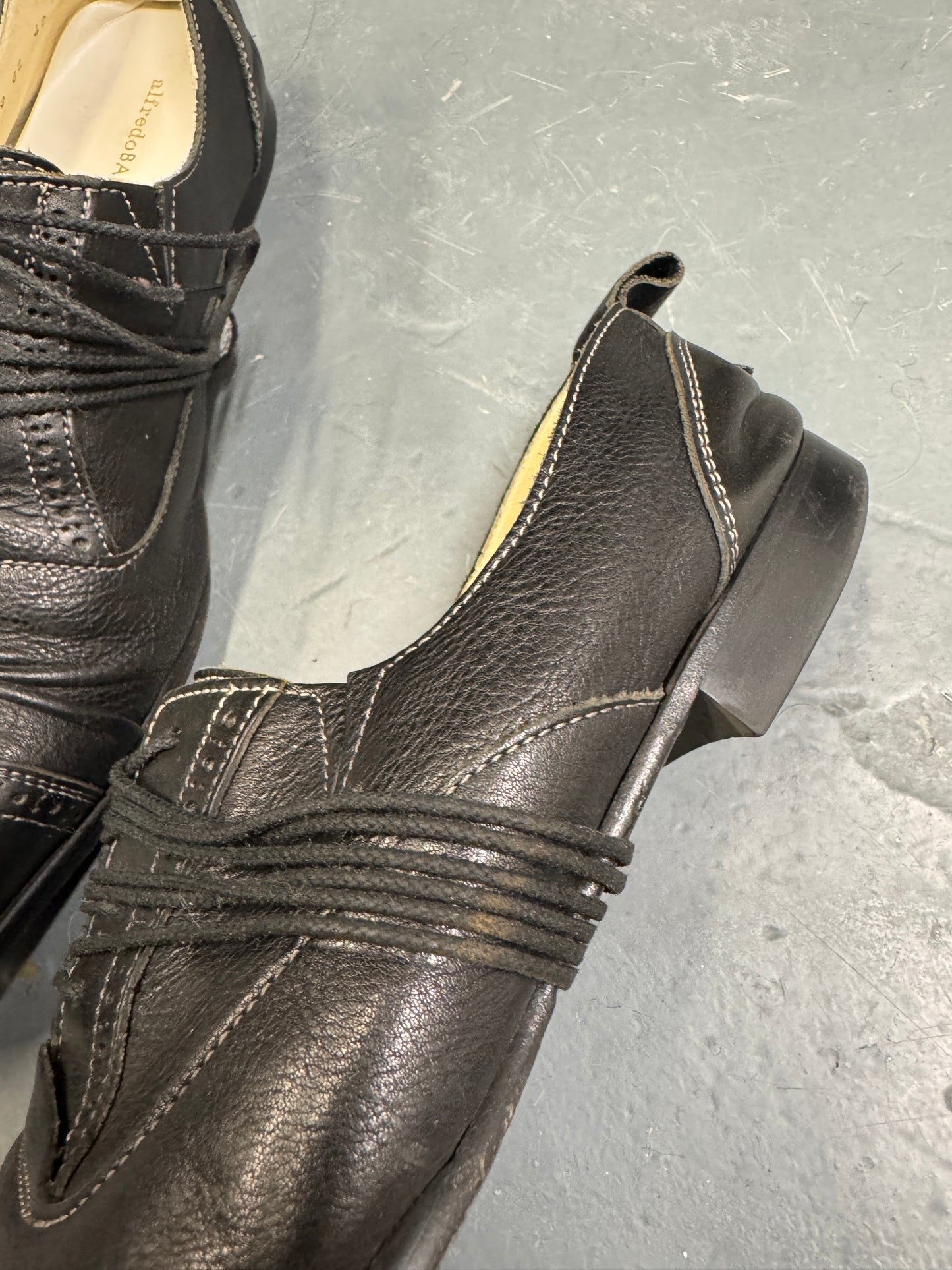 Alfredo Bannister Wrap Lace Pointed Toe Shoe