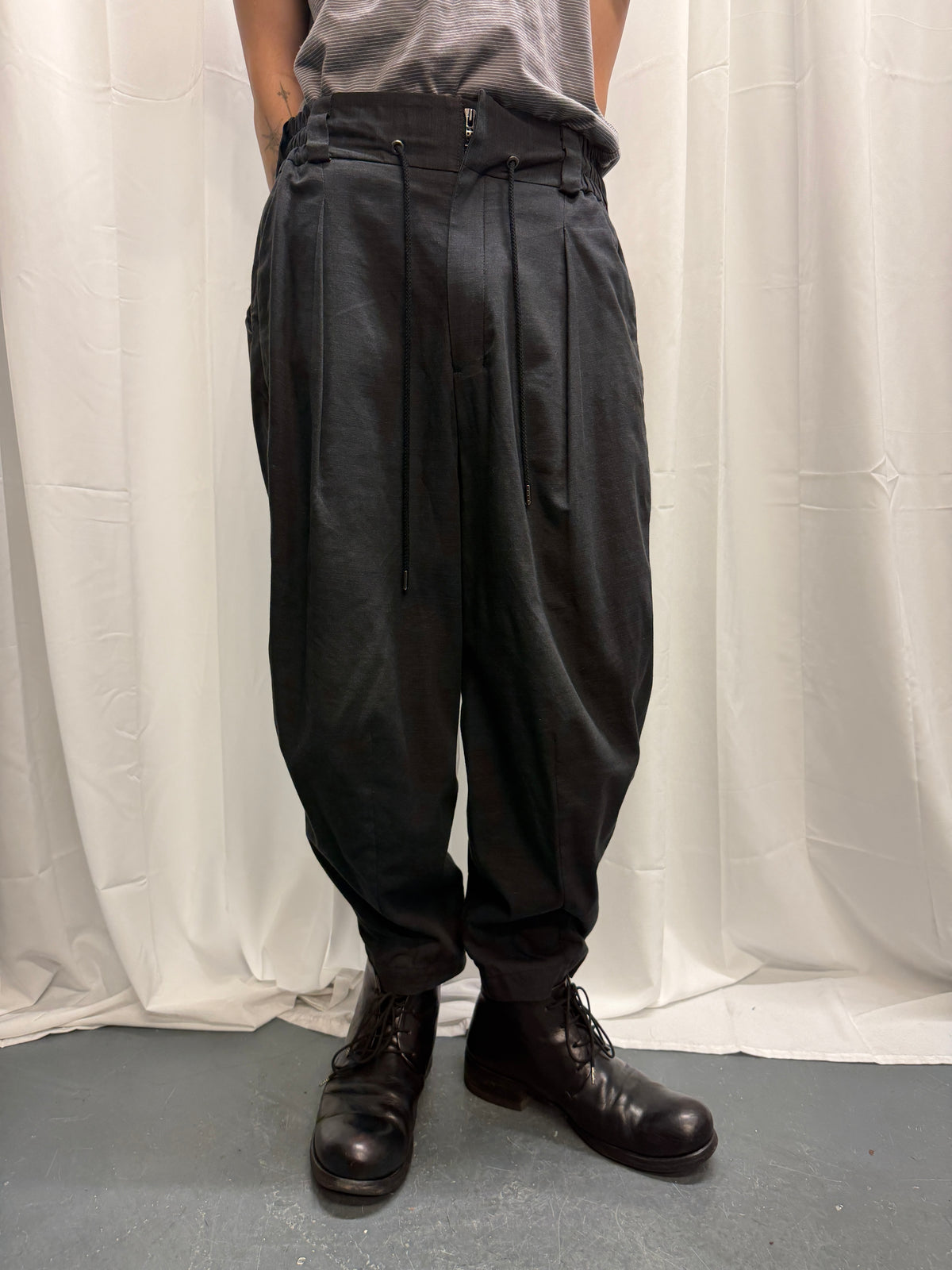 Devoa Carrot Leg 3D Trouser
