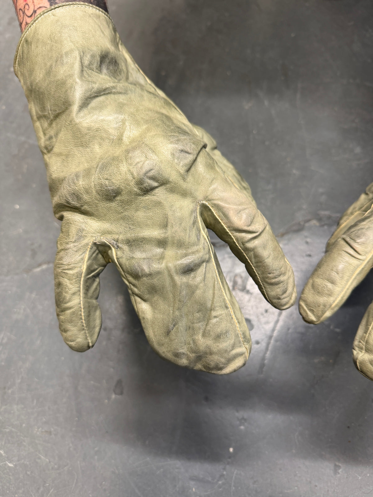 Carol Christian Poell Object-Dyed Kangaroo Leather Conjoined-Finger Gloves