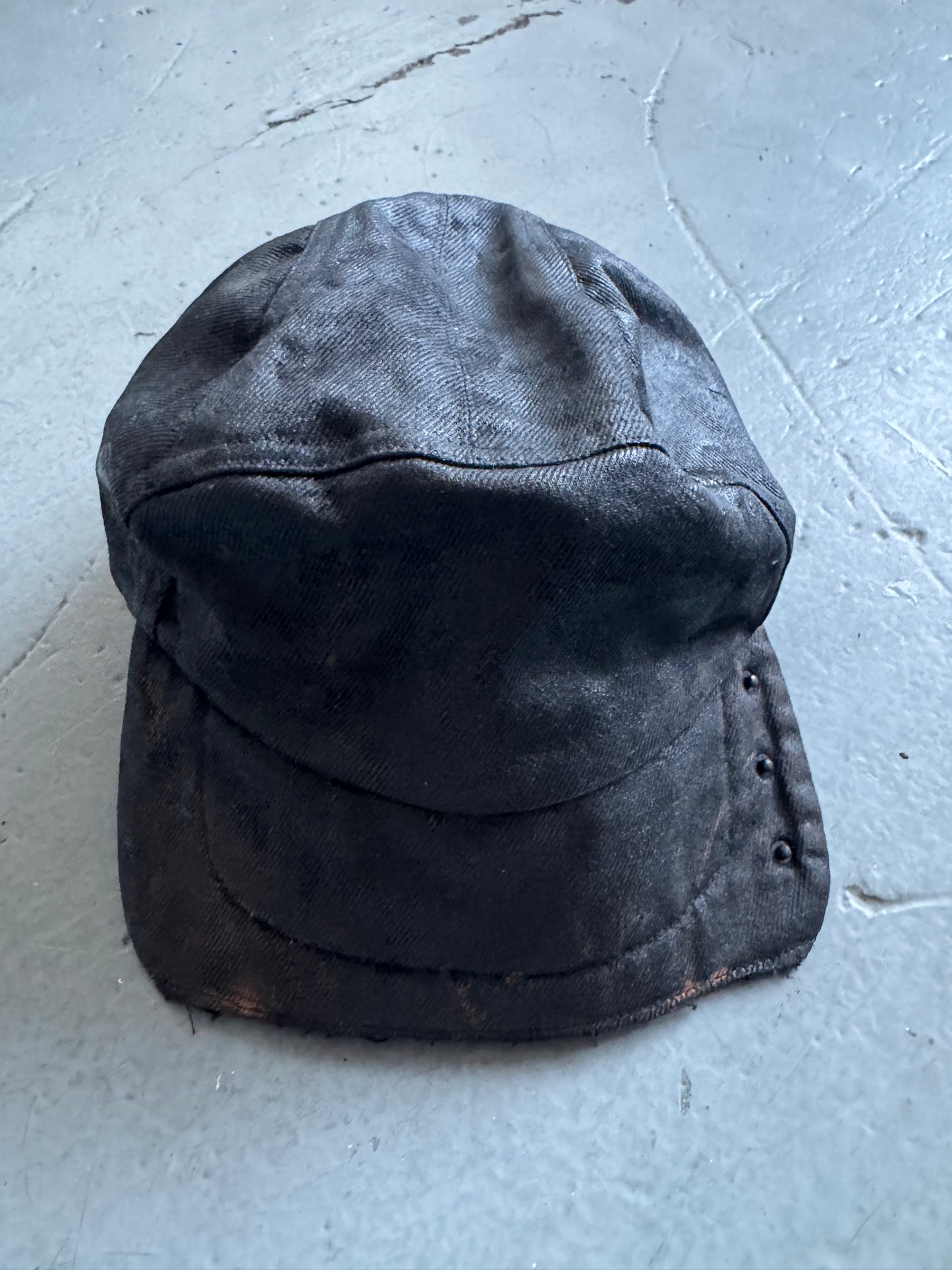 carnet archive oil processed duck bill cap