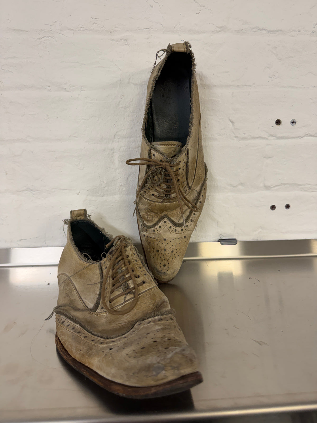 Alfredo Bannister Wingtip Detail Leather Shoes
