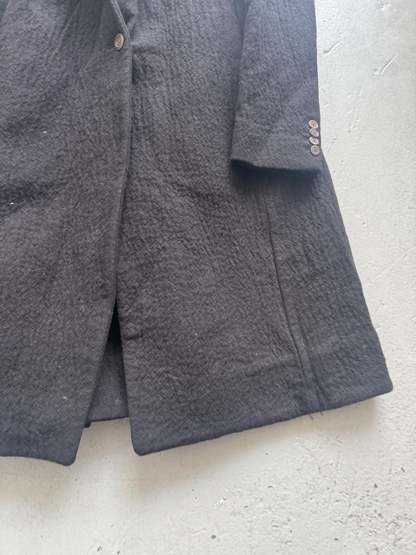 forme d’expression buttoned coat