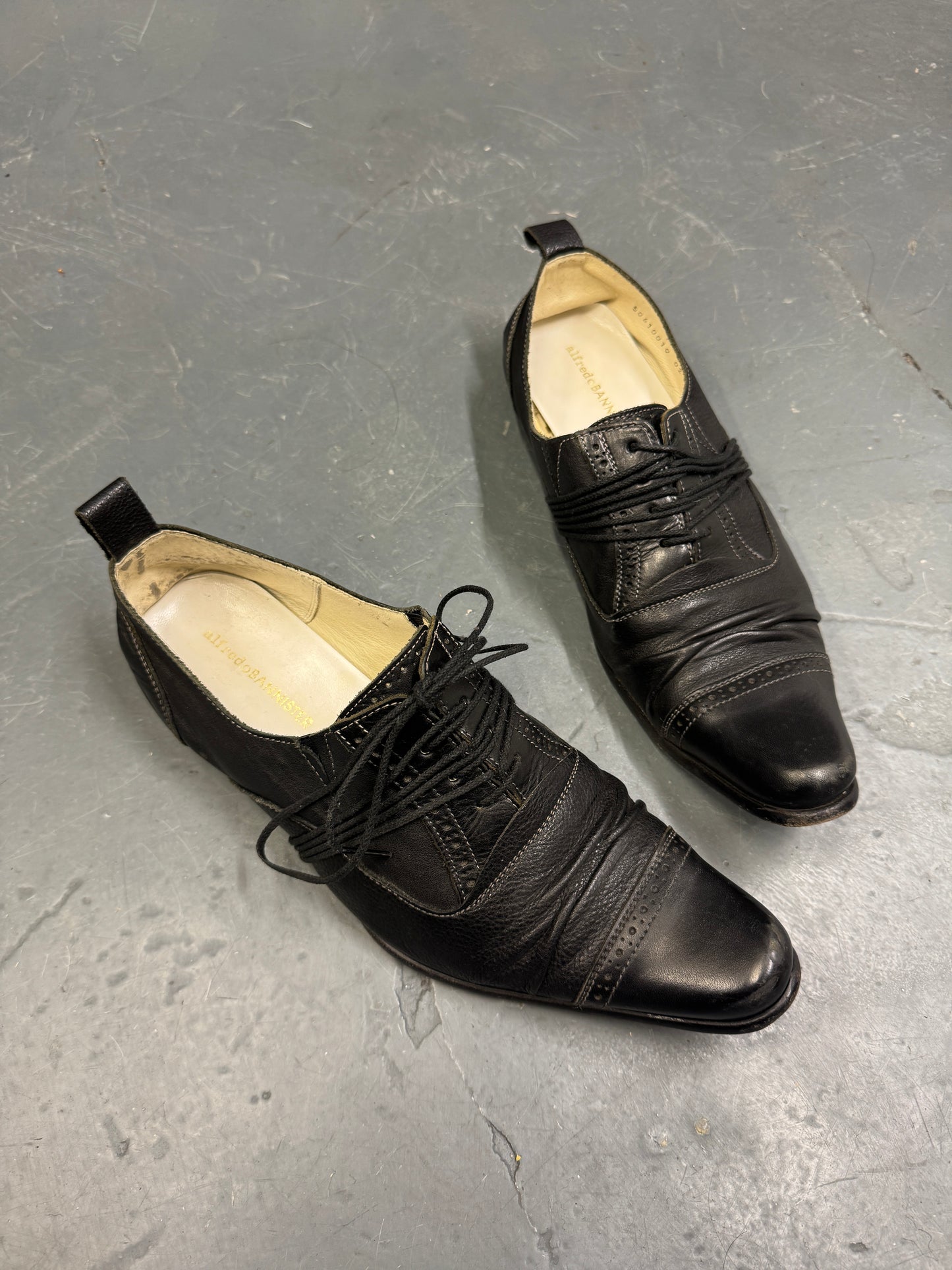 Alfredo Bannister Wrap Lace Pointed Toe Shoe