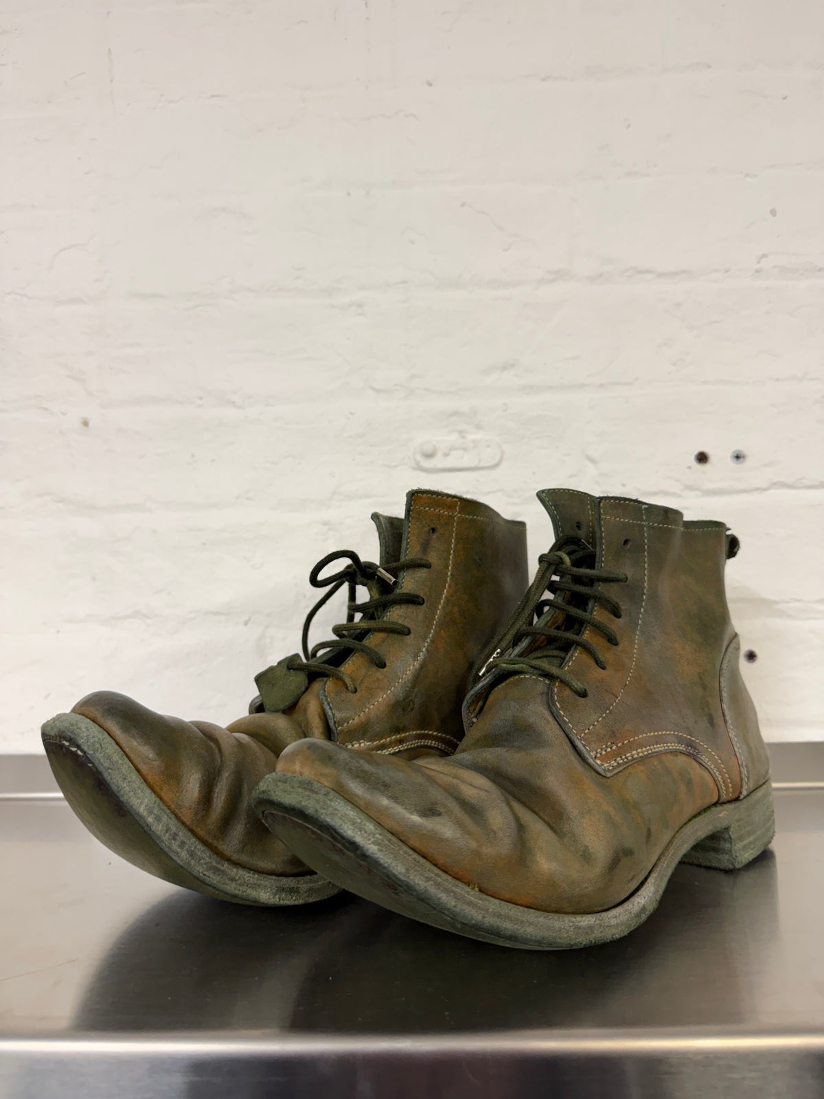 Augusta A1923 Curved Toe Veined Horse Leather Boots