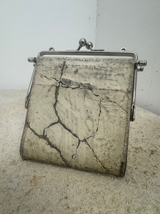 Kagari Yusuke Metal Clasp Crack Coin Wallet