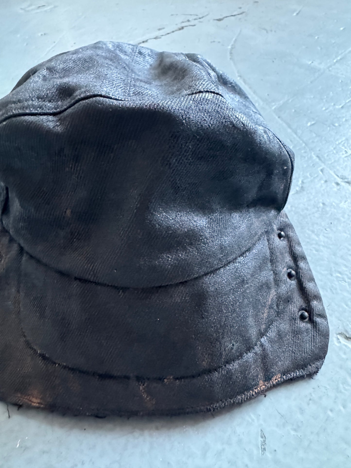 carnet archive oil processed duck bill cap
