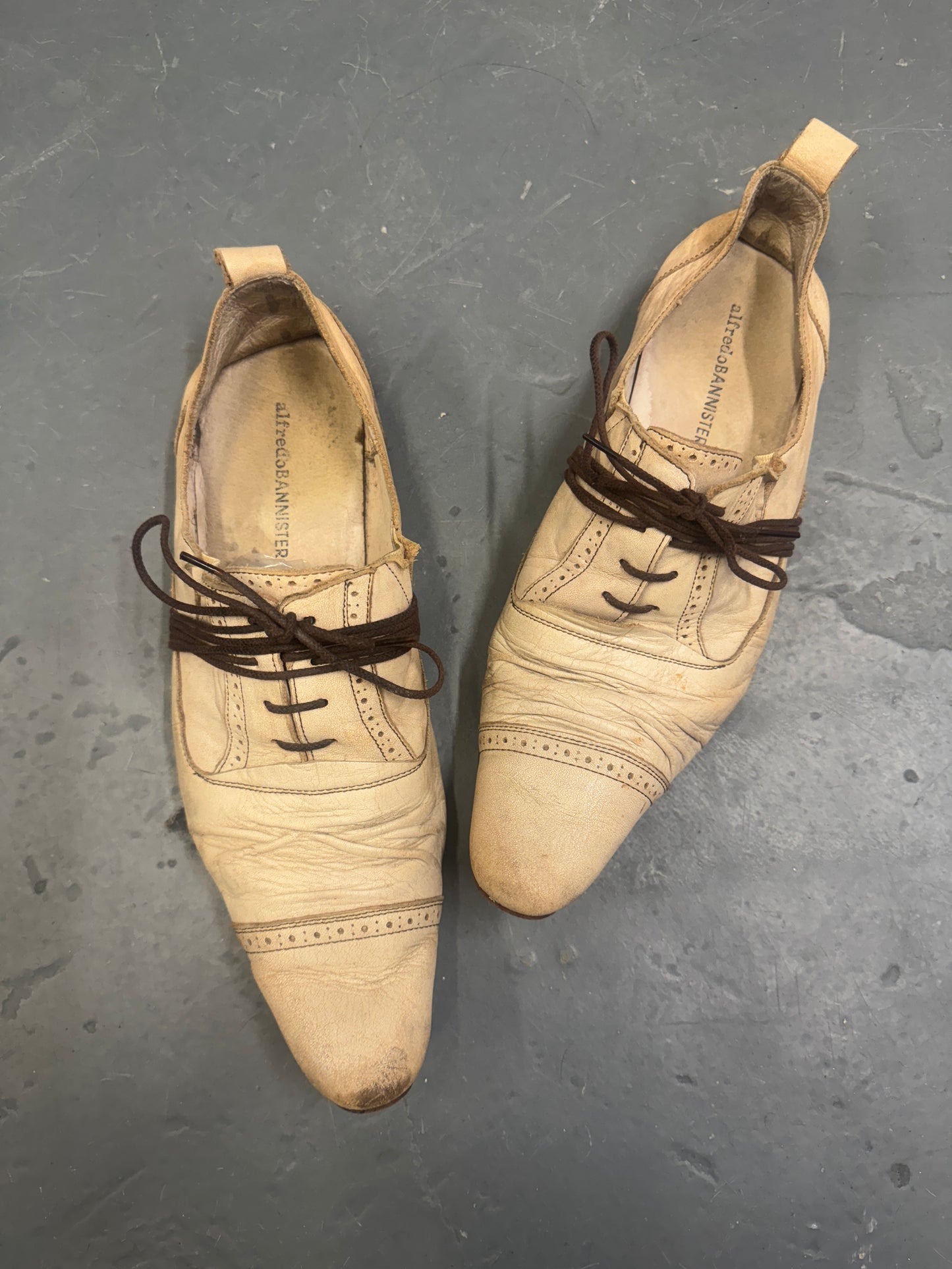 Alfredo Bannister Wrap Lace Leather Shoe