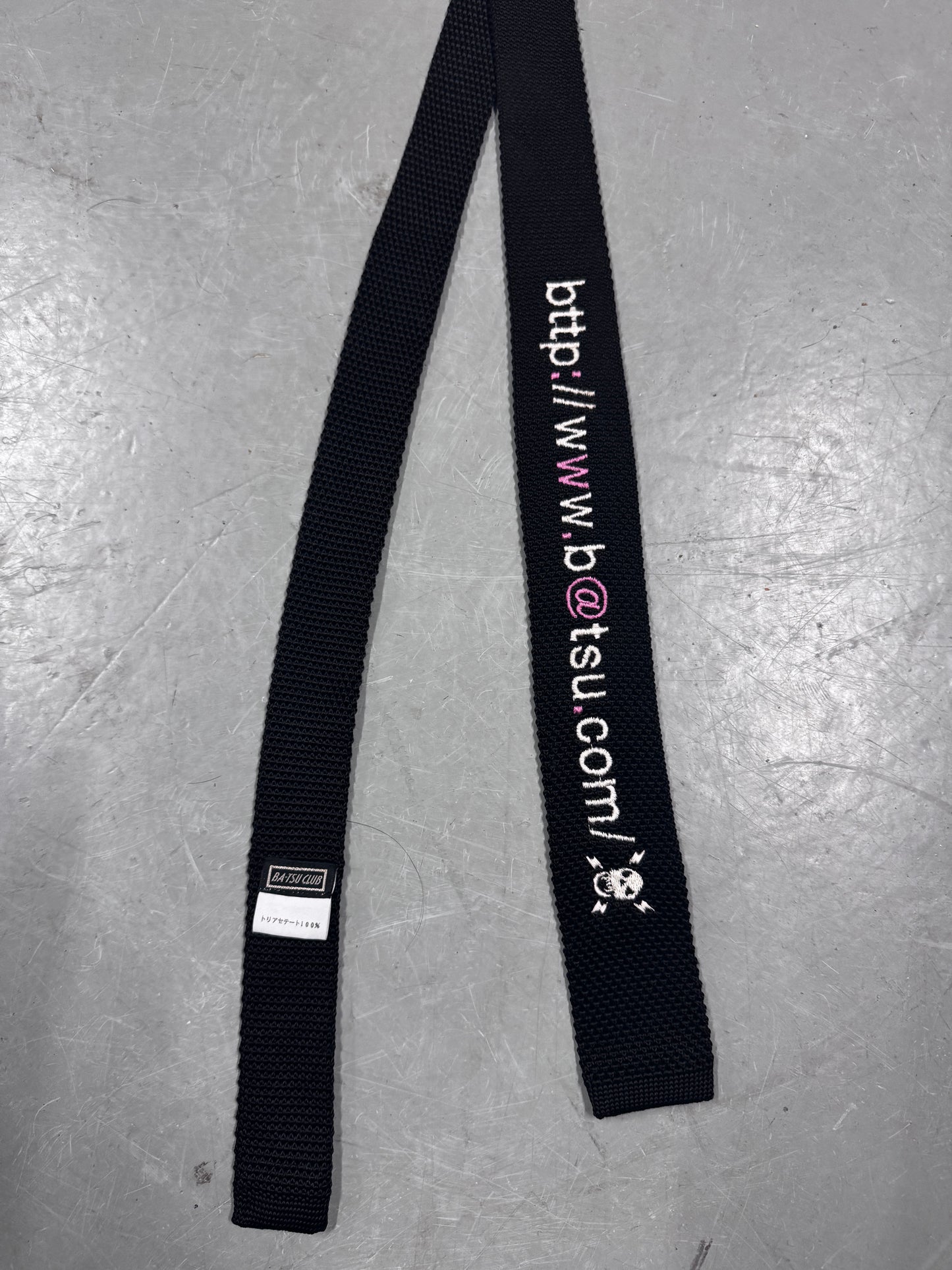 ba-tsu skull tie