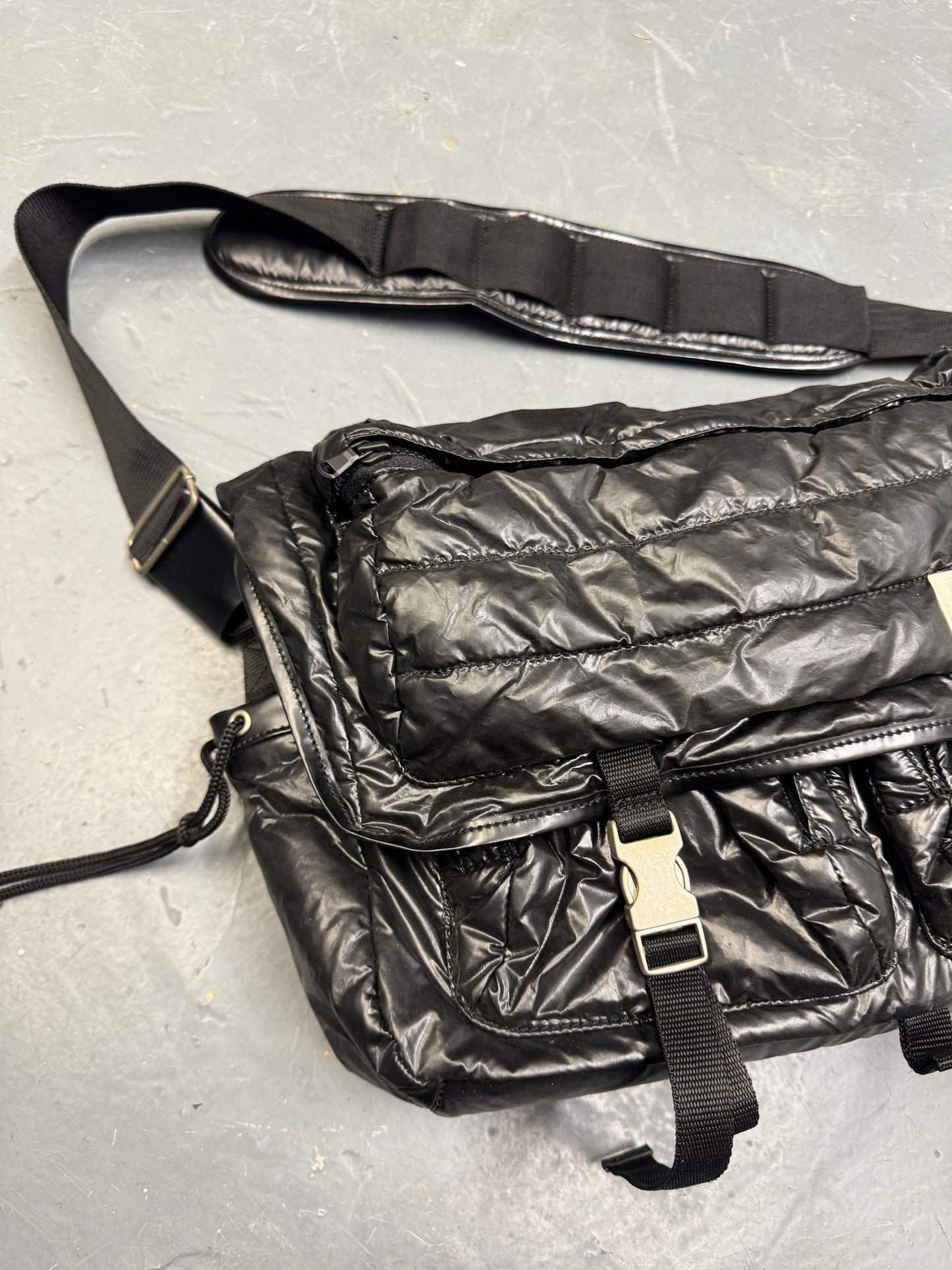 Alfredo Bannister Padded Utility Bag