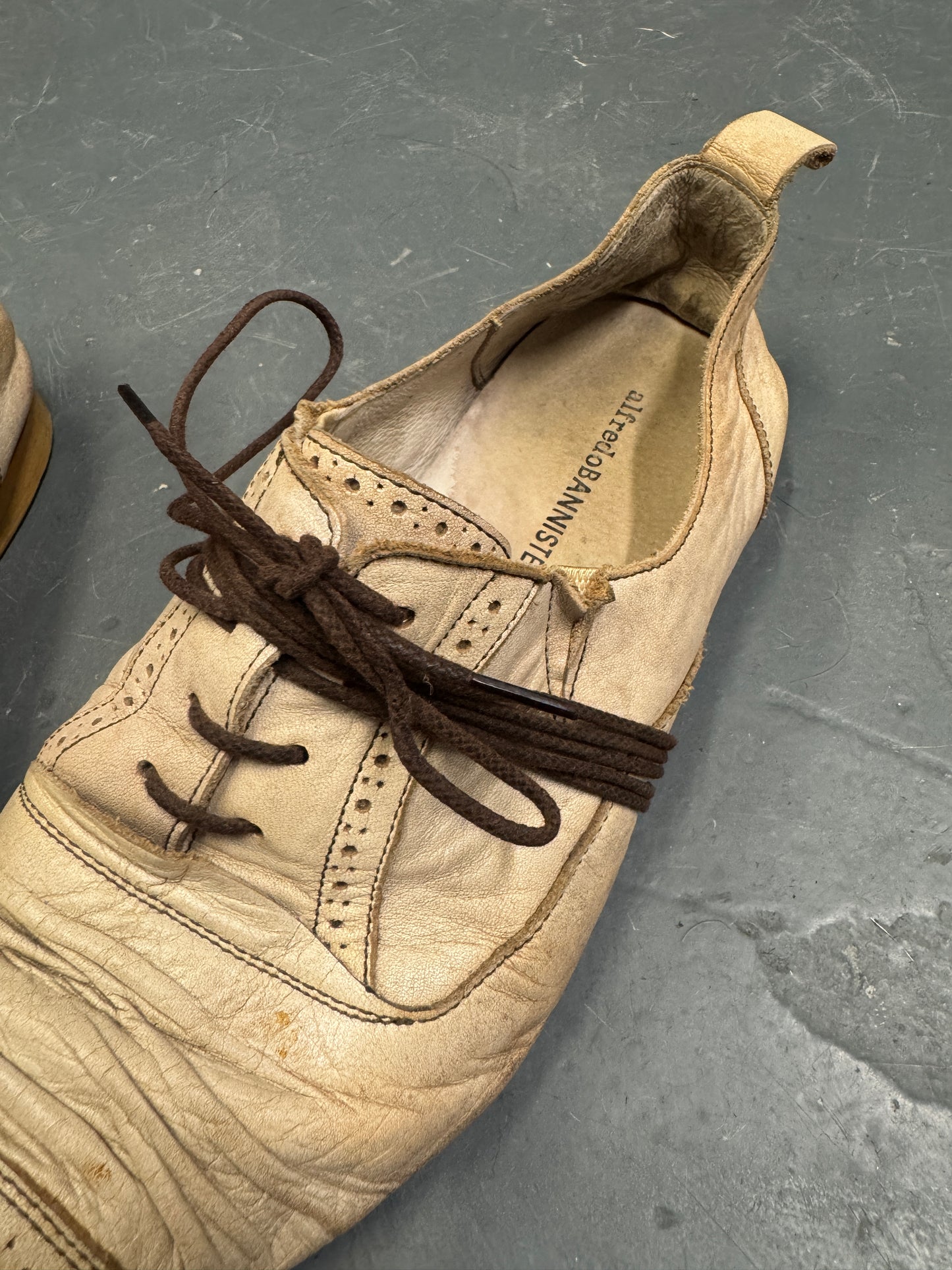Alfredo Bannister Wrap Lace Leather Shoe