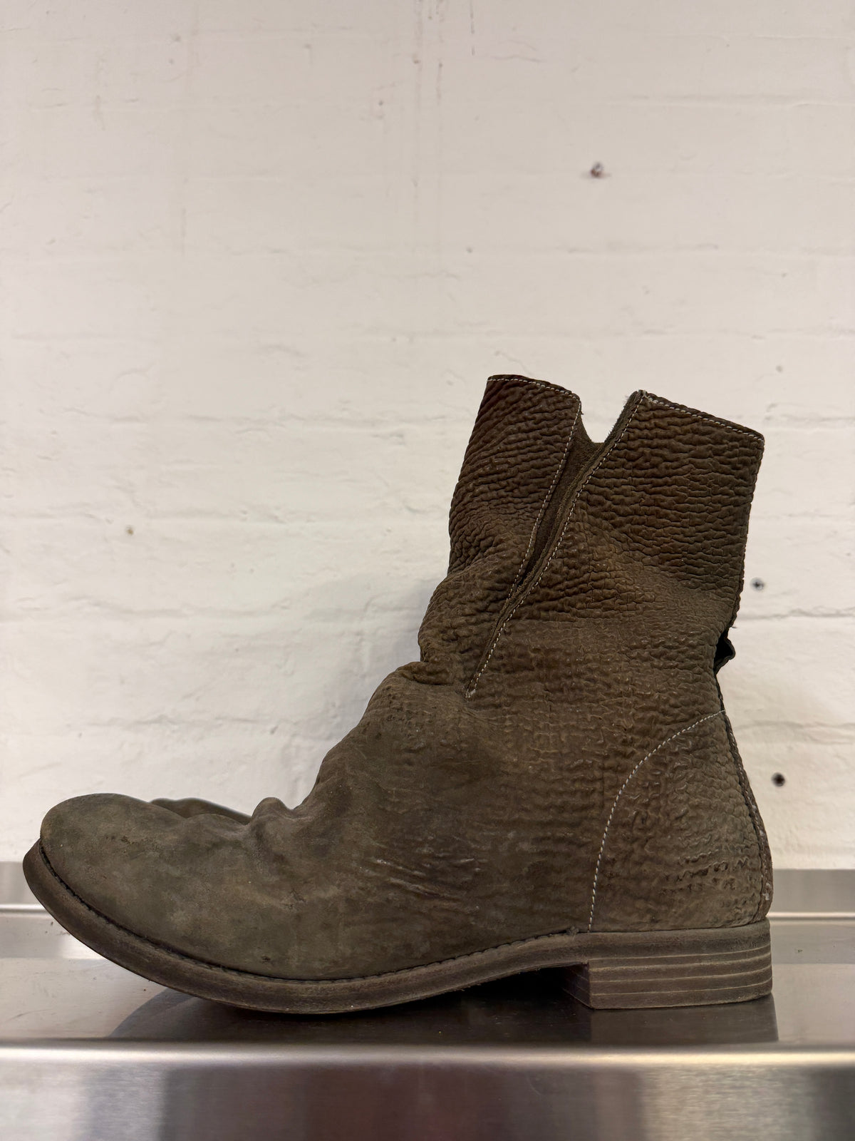 A Diciannoveventitre (A1923) Textured Leather Slit Boots (42)