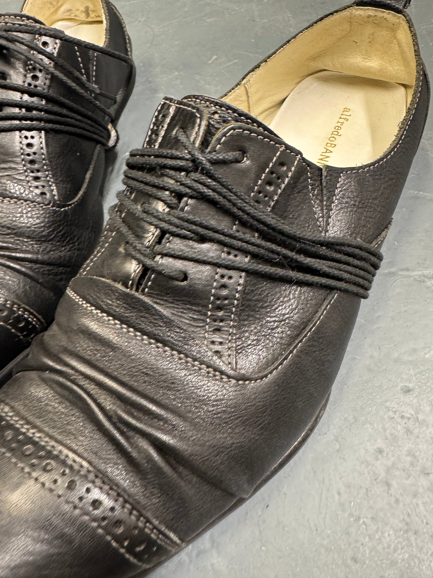 Alfredo Bannister Wrap Lace Pointed Toe Shoe