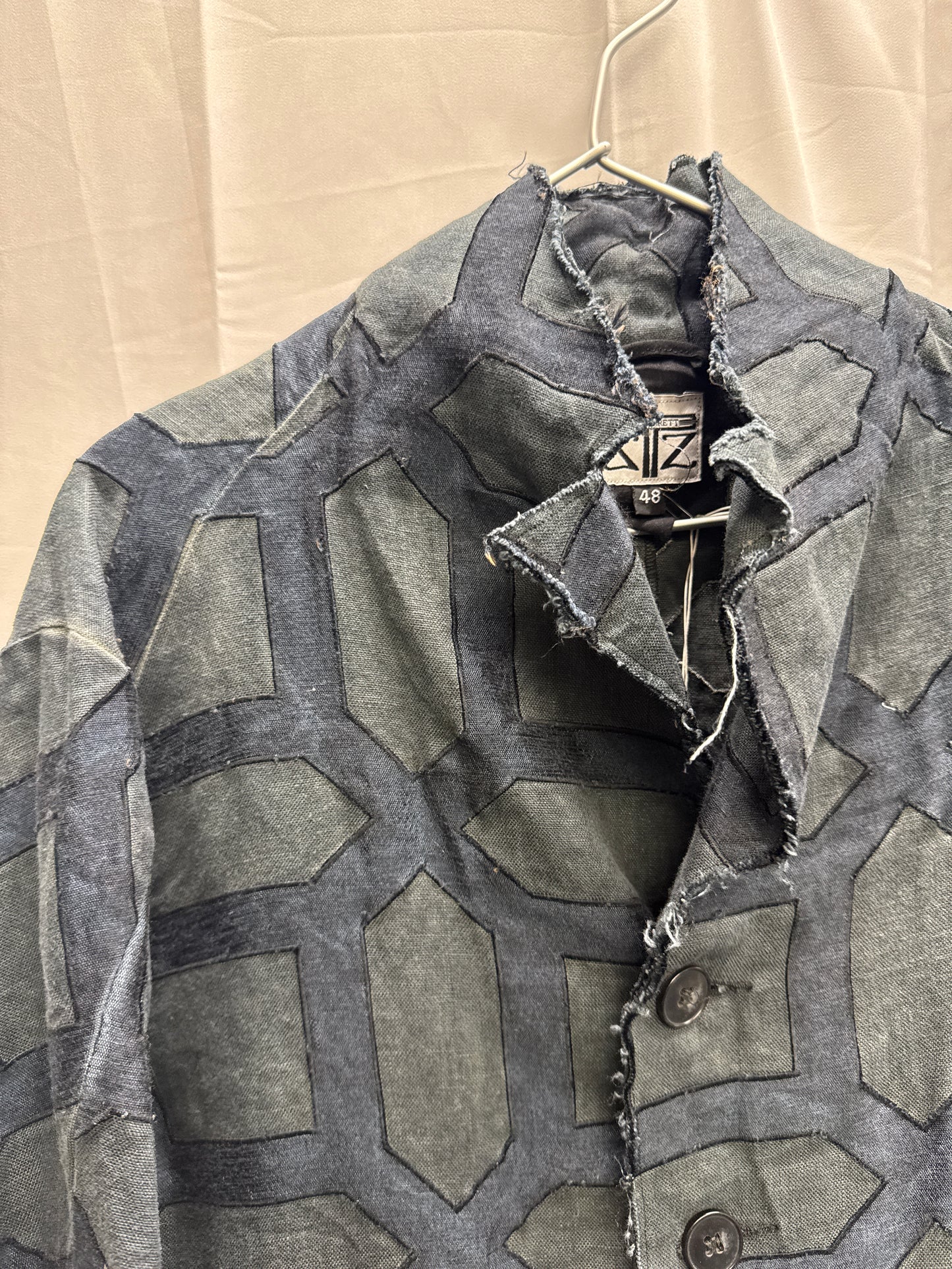 zam barrett patterned curve sleeve coat