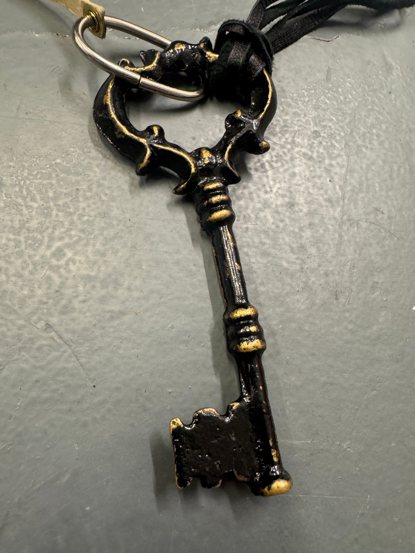 Leroy oversized key attachment