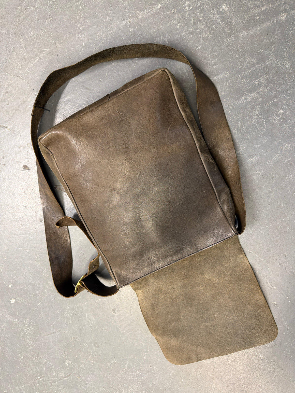 Paul Harnden Shoemakers Medium Leather Flap Crossbody Bag