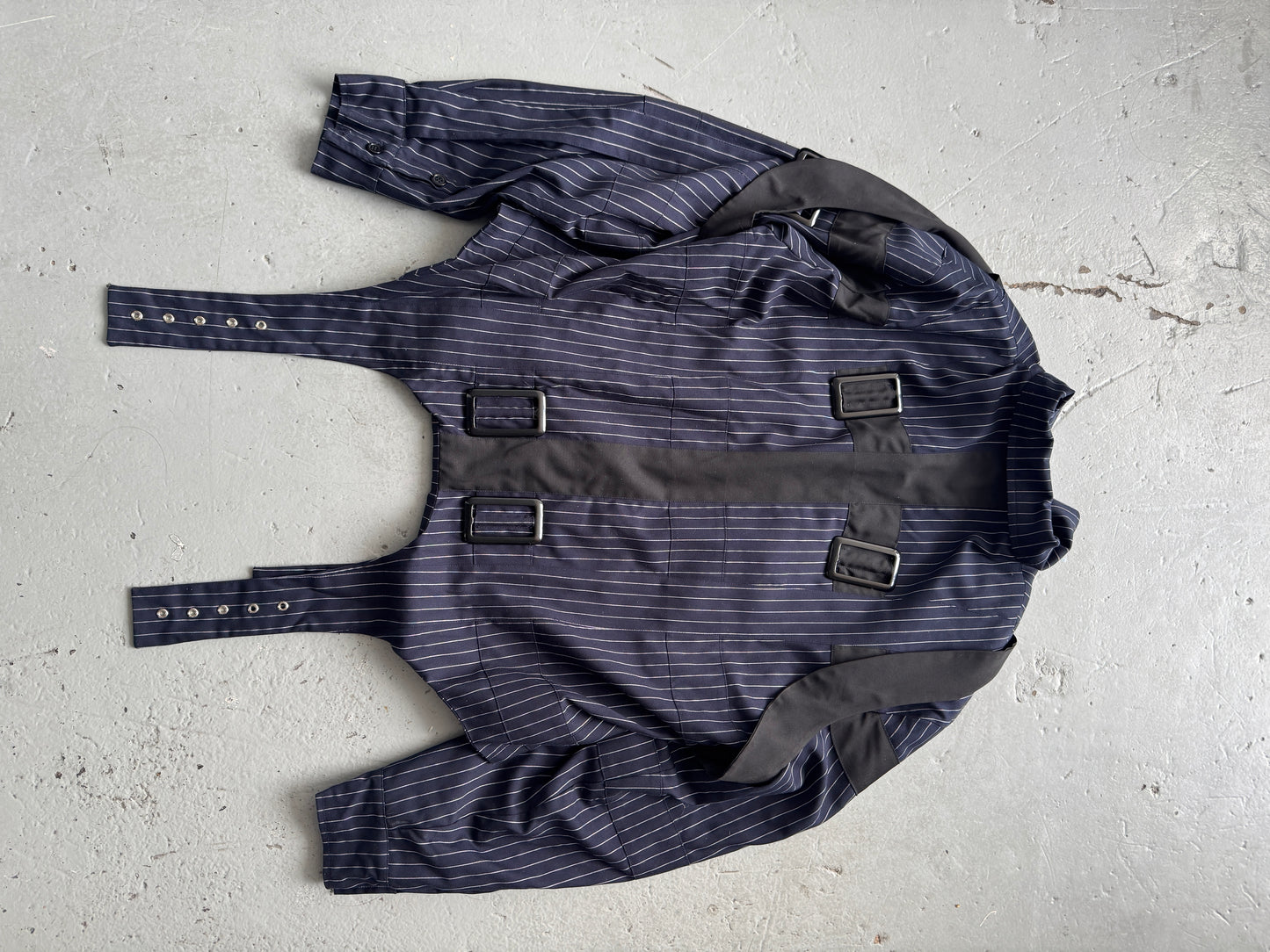 yoikadakada strapped bondage jacket