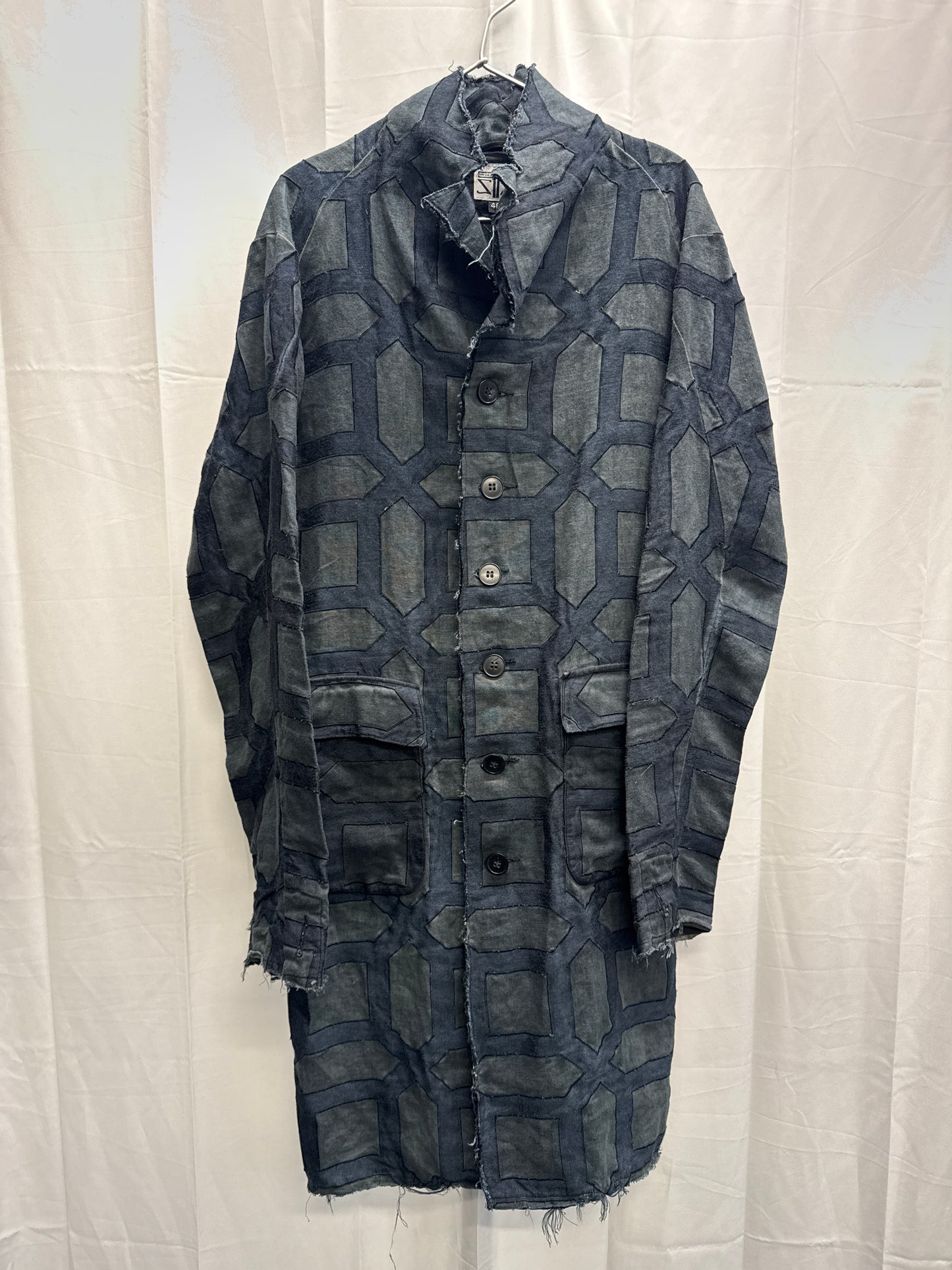 zam barrett patterned curve sleeve coat