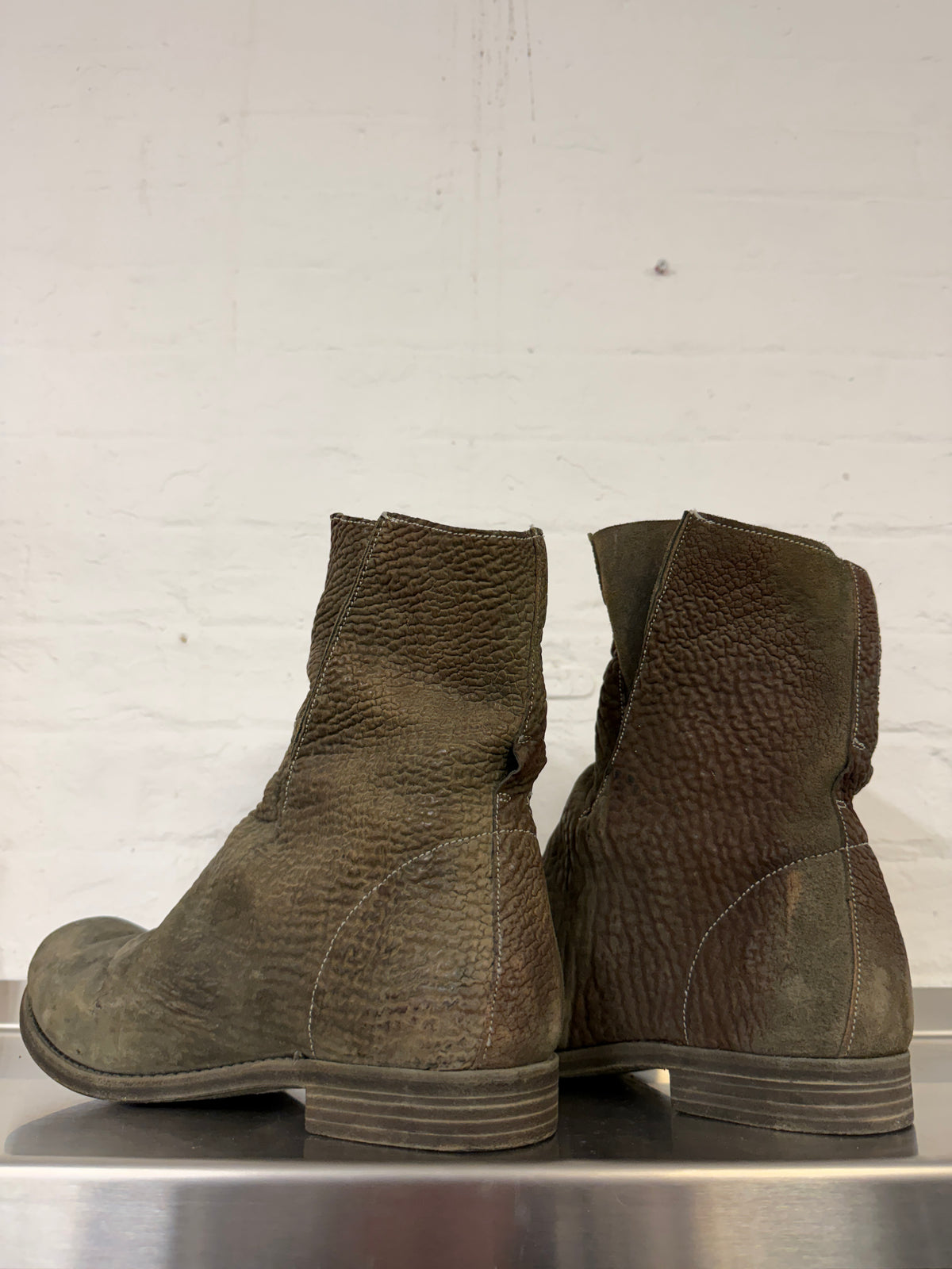 A Diciannoveventitre (A1923) Textured Leather Slit Boots (42)