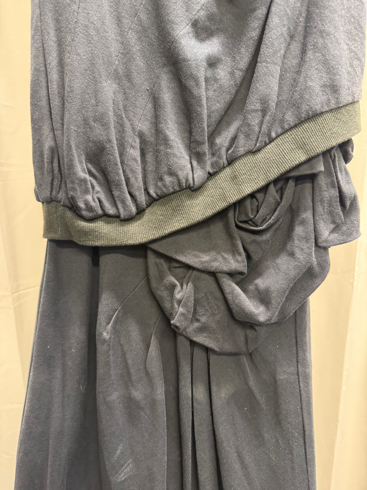 20471120 AW97 “HEAD IBOO’S 55” Layered Claw-Mark Dress