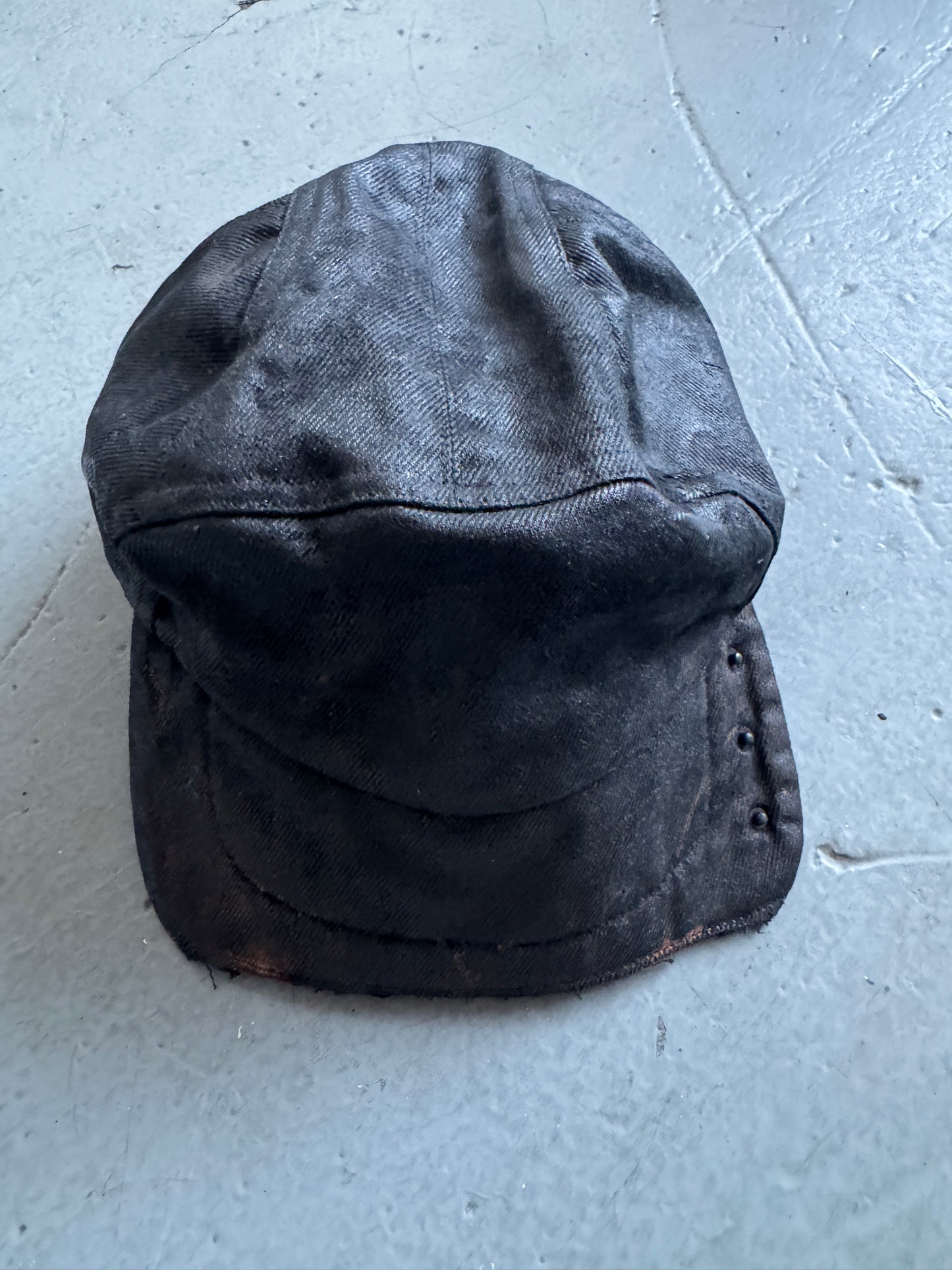 carnet archive oil processed duck bill cap