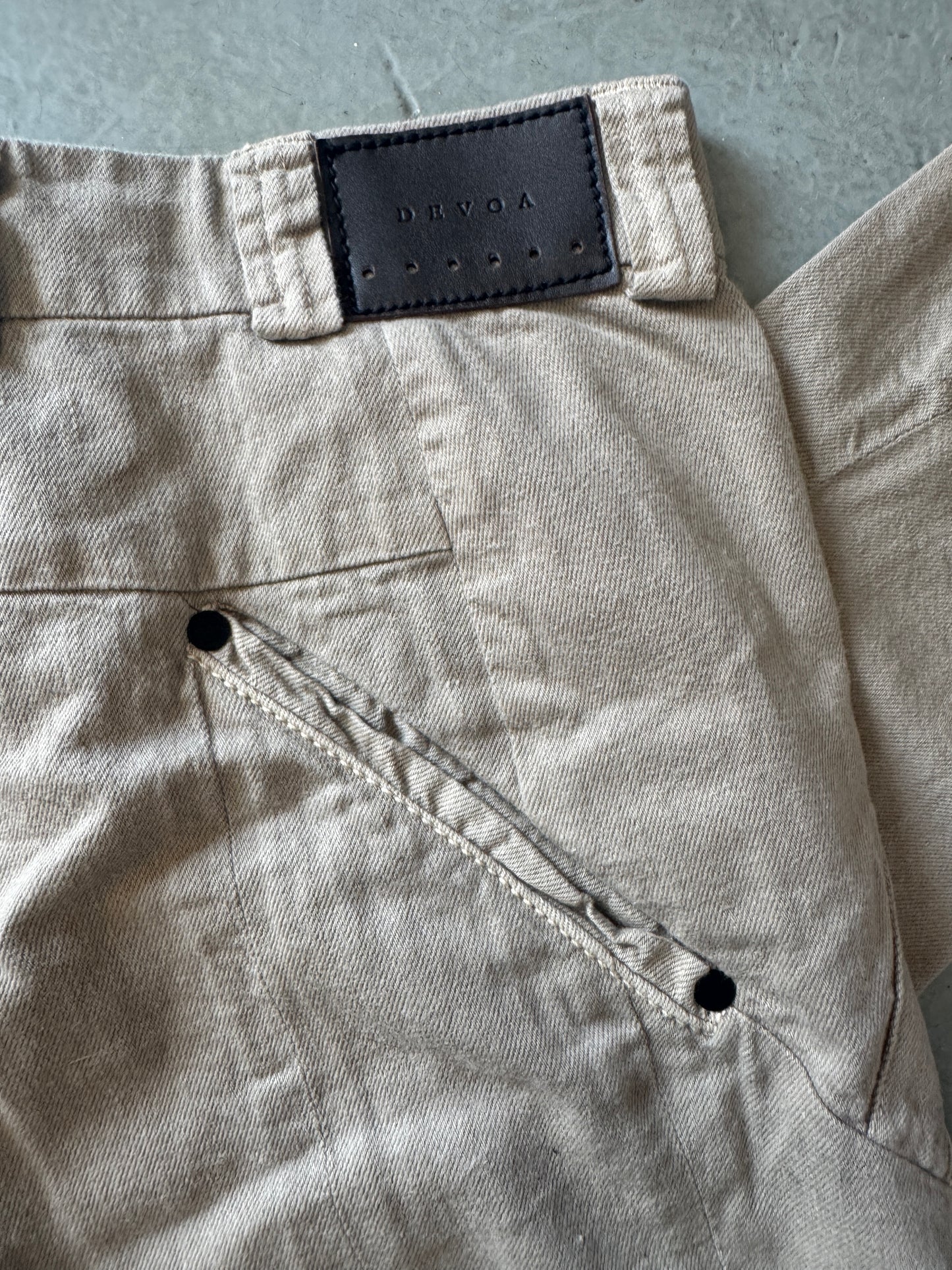 devoa twist seam flap pocket trouser