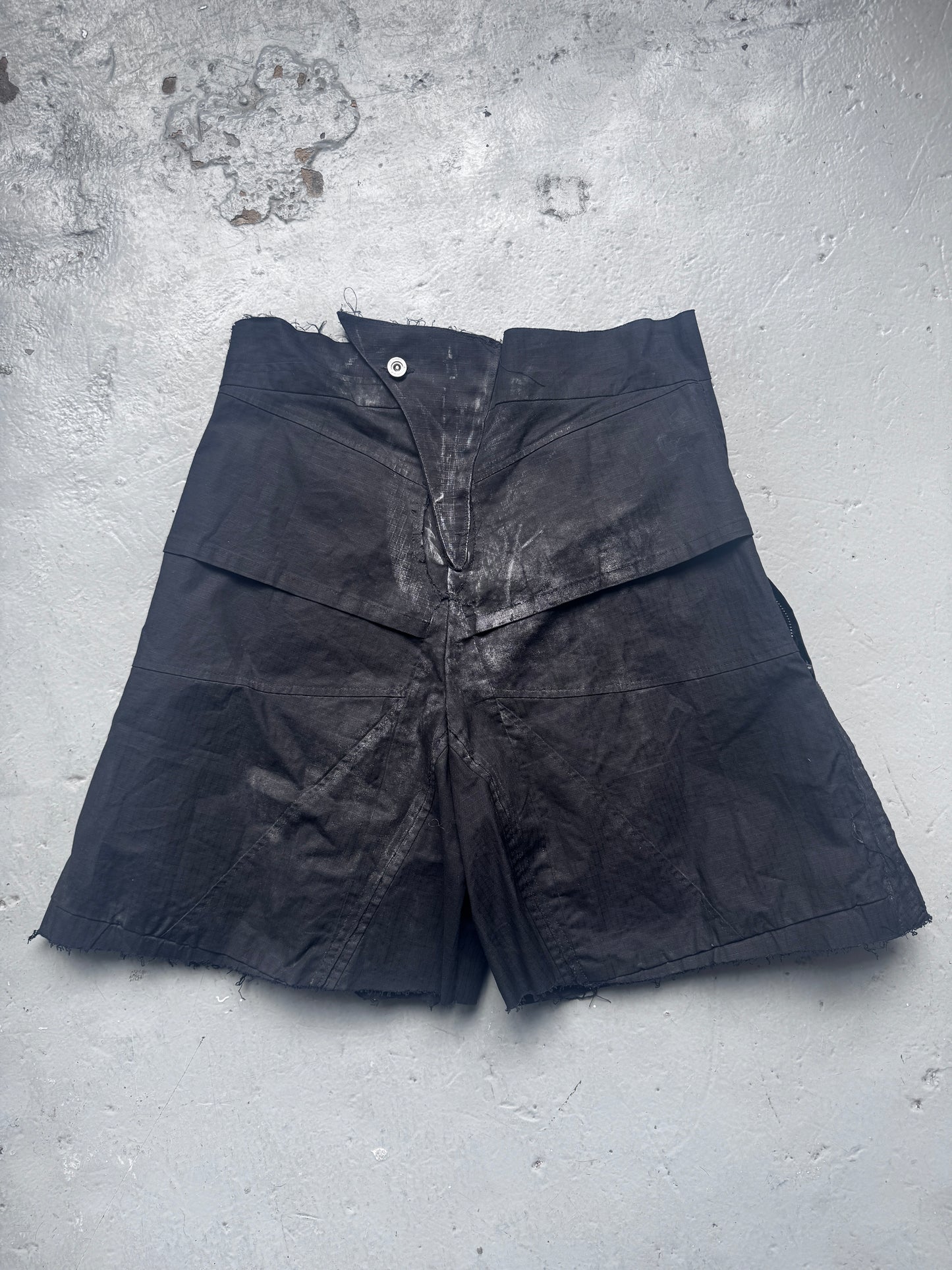 kai ghattaura marked cargo short